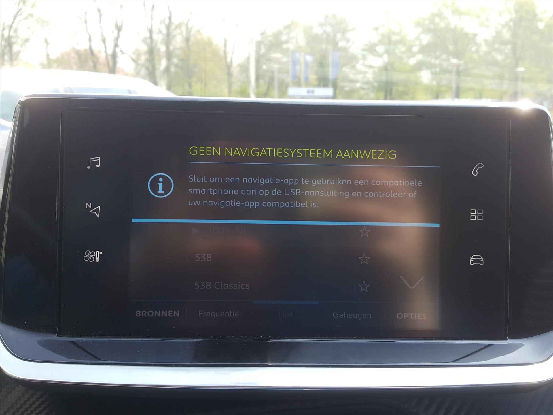 PEUGEOT e-2008 ACTIVE PACK EV 50kWh/136pk/1F/12%BYTELLING |Climate control | Achteruitrijcamera | Bluetooth | Navigatie via Apple Carplay & Android auto | LM-velgen - 25/43