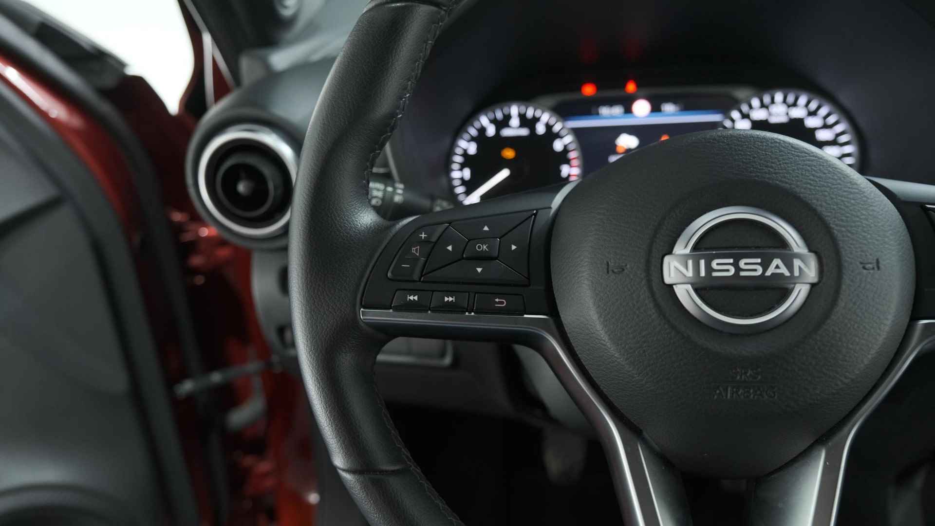 Nissan Juke 1.0 DIG-T N-Design | Camera | Navigatie | Apple Carplay | Parkeersensoren | 19 Inch Lichtmetalen Velgen - 28/70