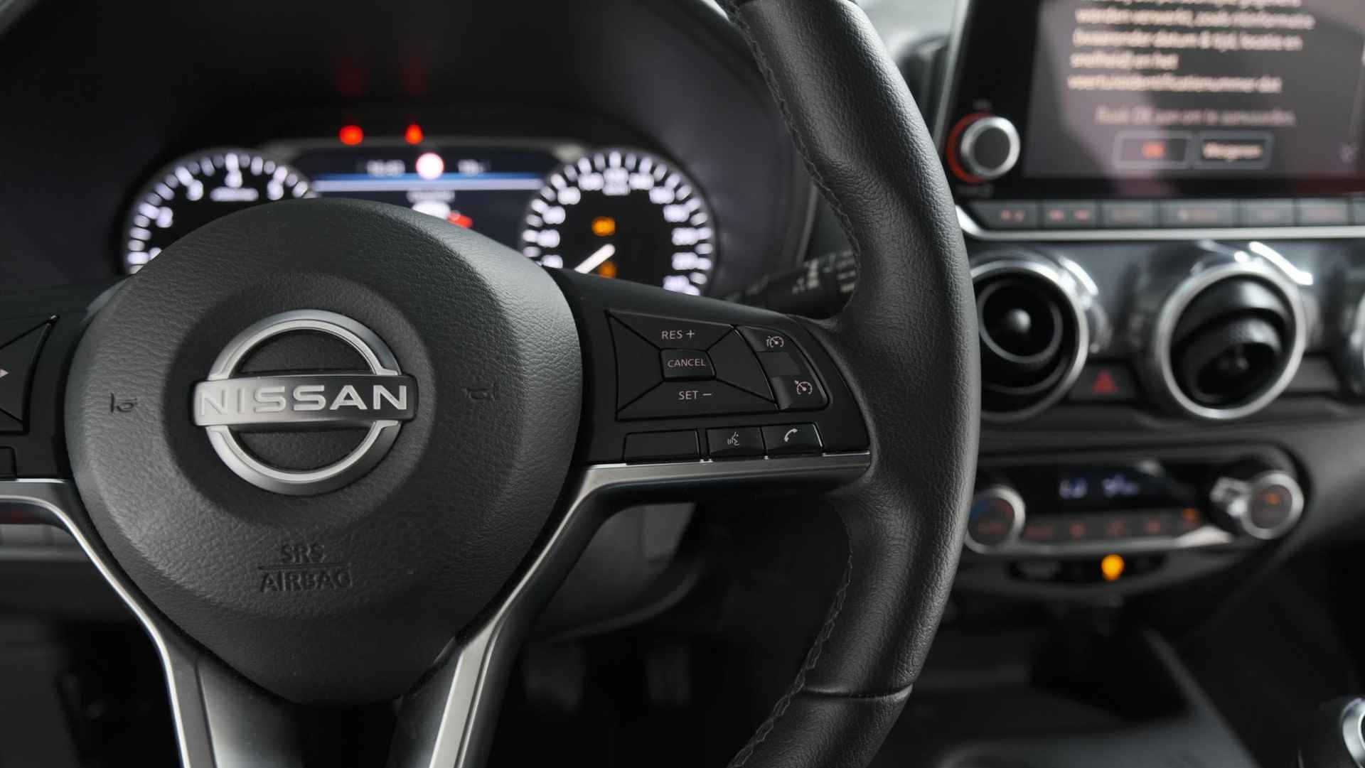 Nissan Juke 1.0 DIG-T N-Design | Camera | Navigatie | Apple Carplay | Parkeersensoren | 19 Inch Lichtmetalen Velgen - 29/70