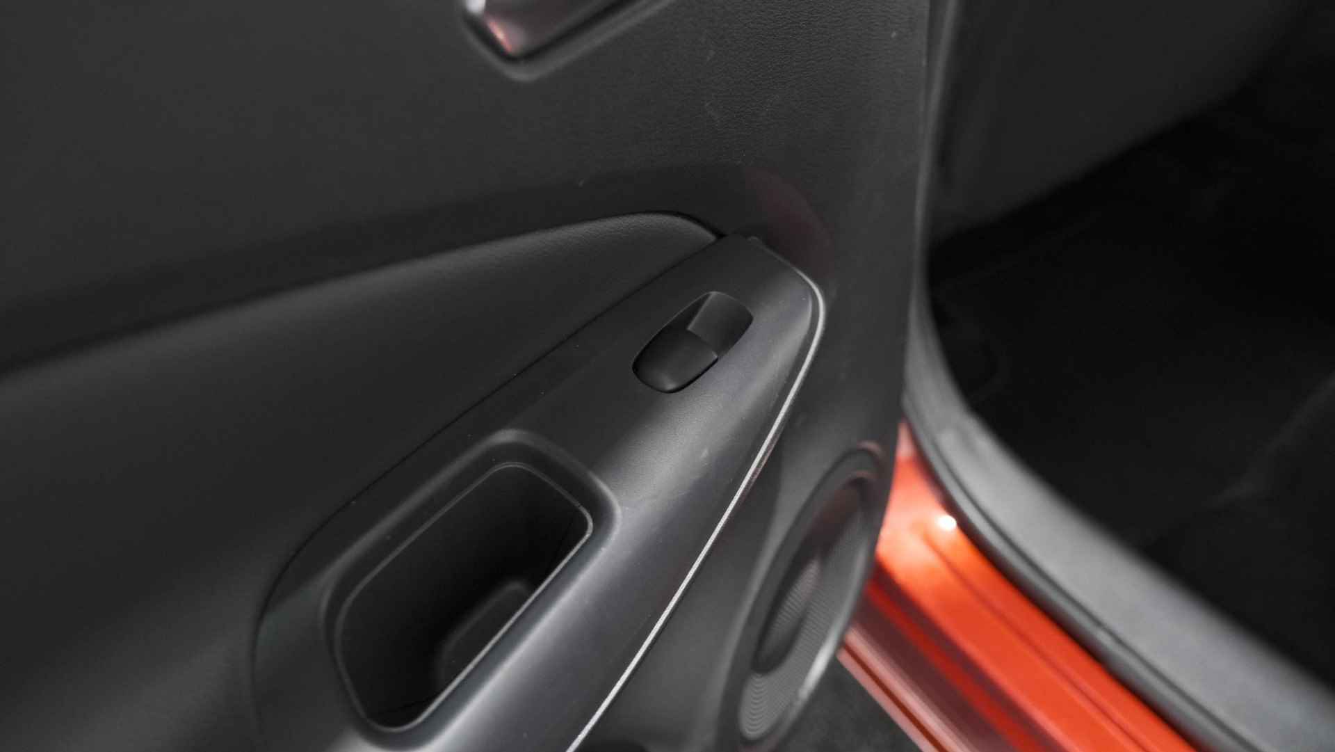 Nissan Juke 1.0 DIG-T N-Design | Camera | Navigatie | Apple Carplay | Parkeersensoren | 19 Inch Lichtmetalen Velgen - 55/70