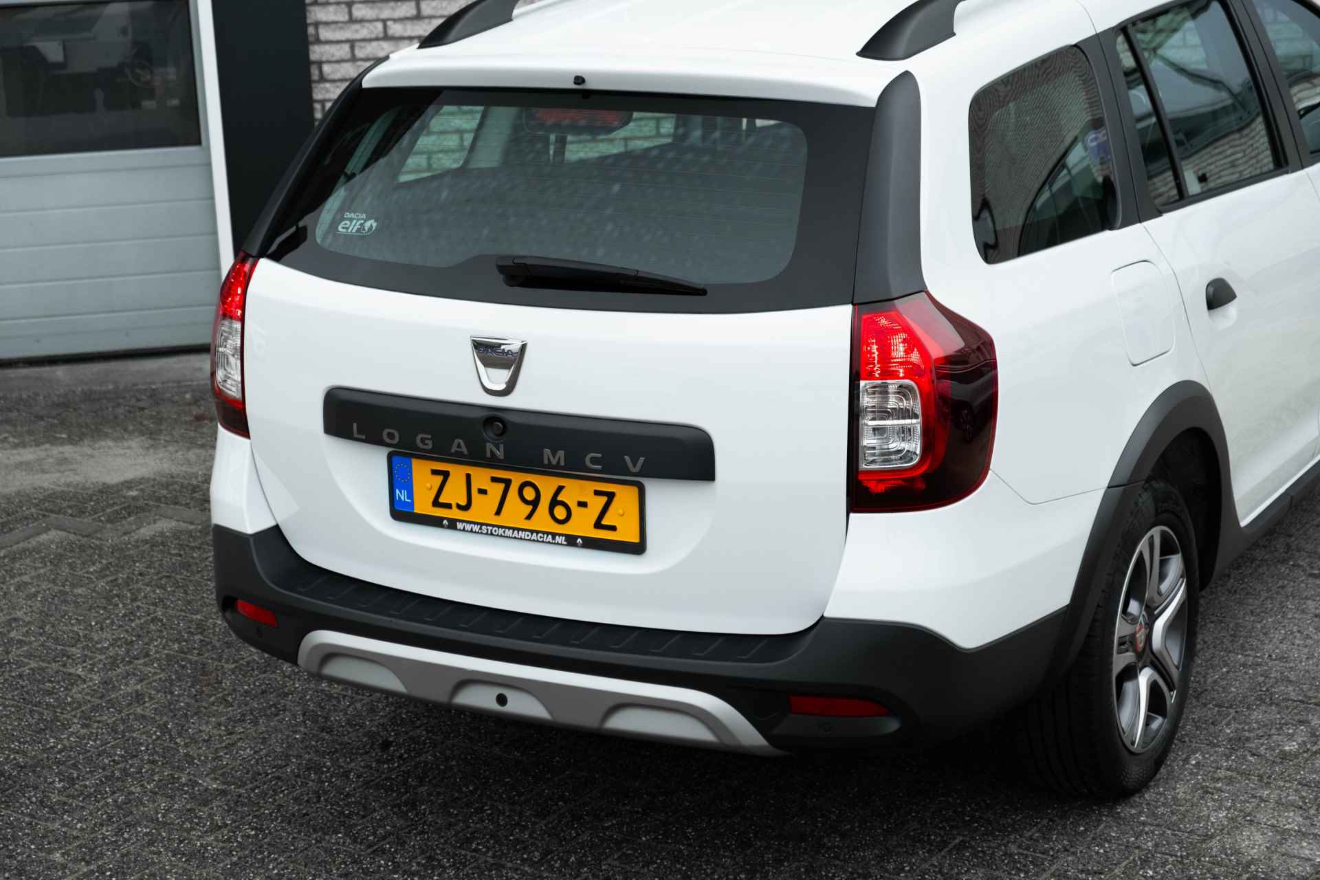 Dacia Logan MCV 0.9 TCe Tech Road | Easy-R Automaat | airco | navigatie - 17/52