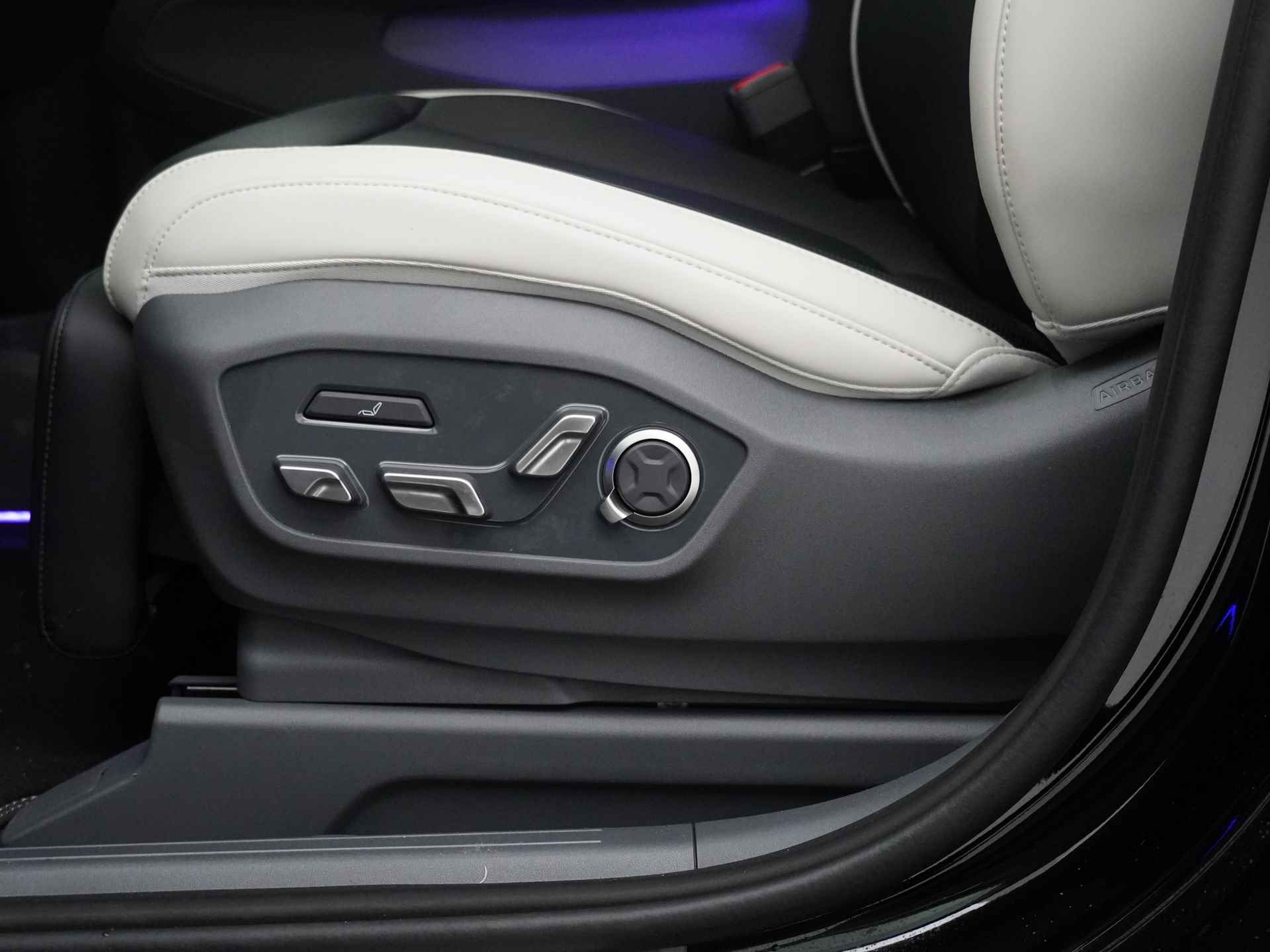 Kia EV9 Launch Edition GT-Line AWD 100 kWh - Direct leverbaar -Apple Carplay/Android Auto - Cruise control adaptief met stop&go en stuurhulp - Fabrieksgarantie 10-2030 - 20/55
