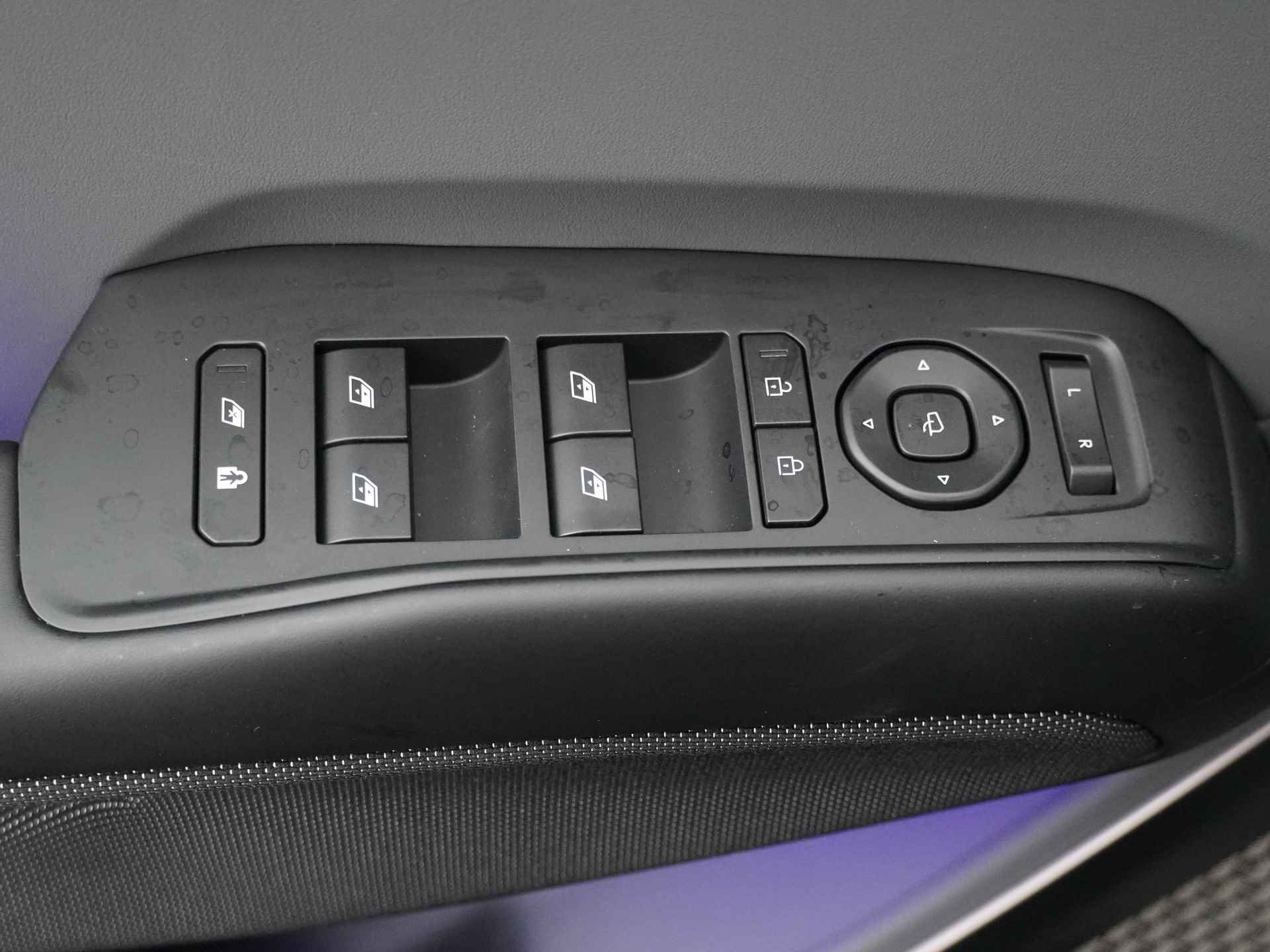Kia EV9 Launch Edition GT-Line AWD 100 kWh - Direct leverbaar -Apple Carplay/Android Auto - Cruise control adaptief met stop&go en stuurhulp - Fabrieksgarantie 10-2030 - 21/55