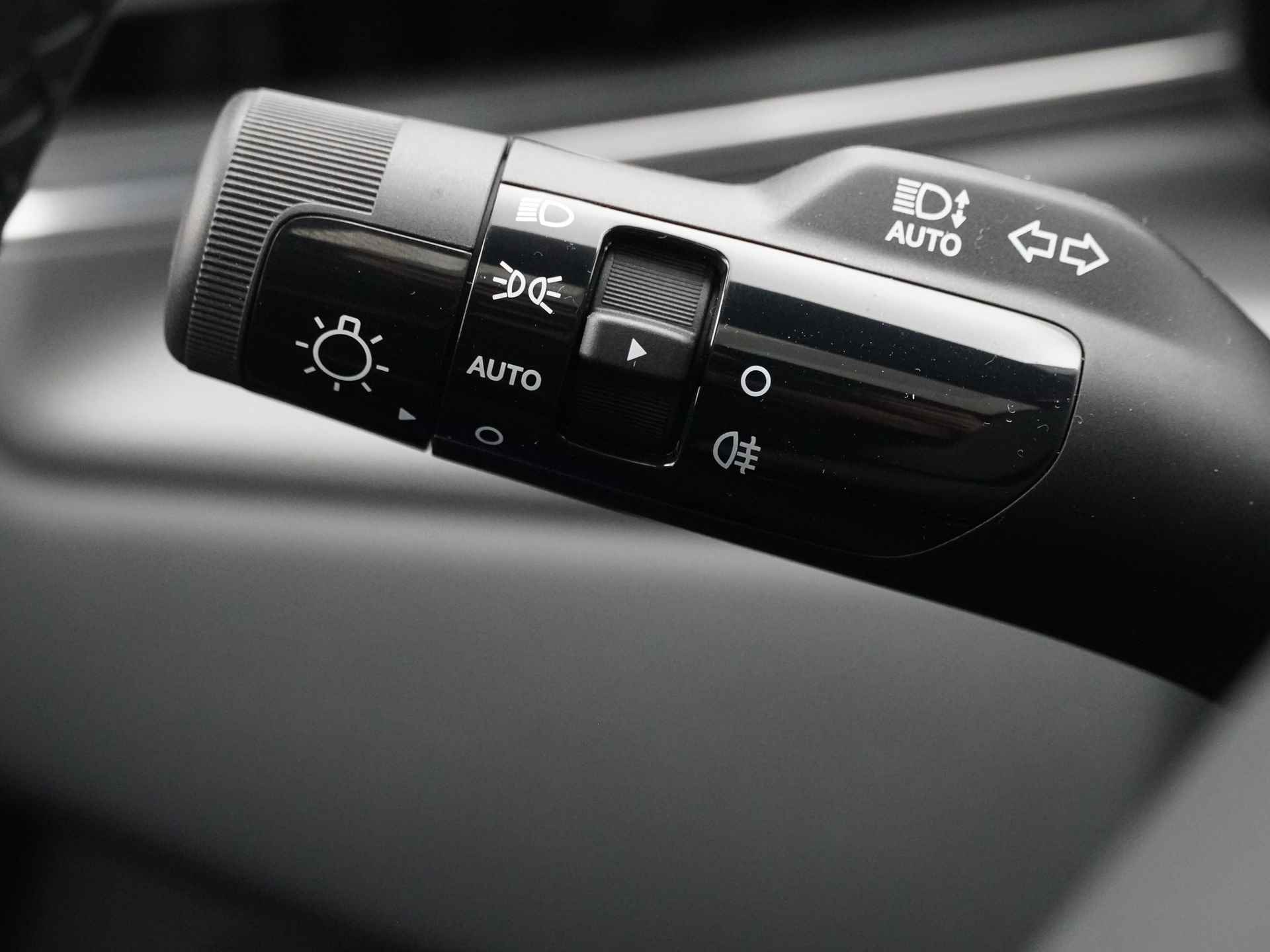 Kia EV9 Launch Edition GT-Line AWD 100 kWh - Direct leverbaar -Apple Carplay/Android Auto - Cruise control adaptief met stop&go en stuurhulp - Fabrieksgarantie 10-2030 - 25/55