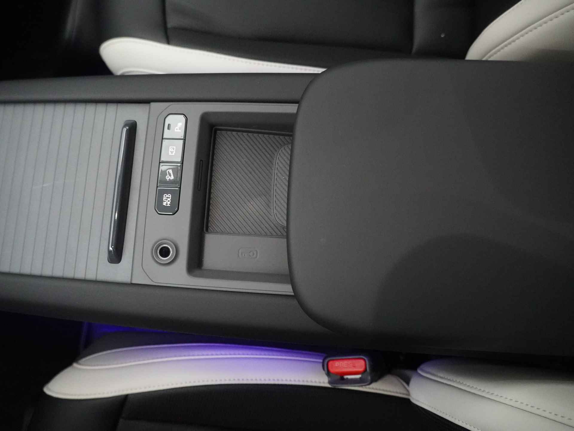 Kia EV9 Launch Edition GT-Line AWD 100 kWh - Direct leverbaar -Apple Carplay/Android Auto - Cruise control adaptief met stop&go en stuurhulp - Fabrieksgarantie 10-2030 - 35/55