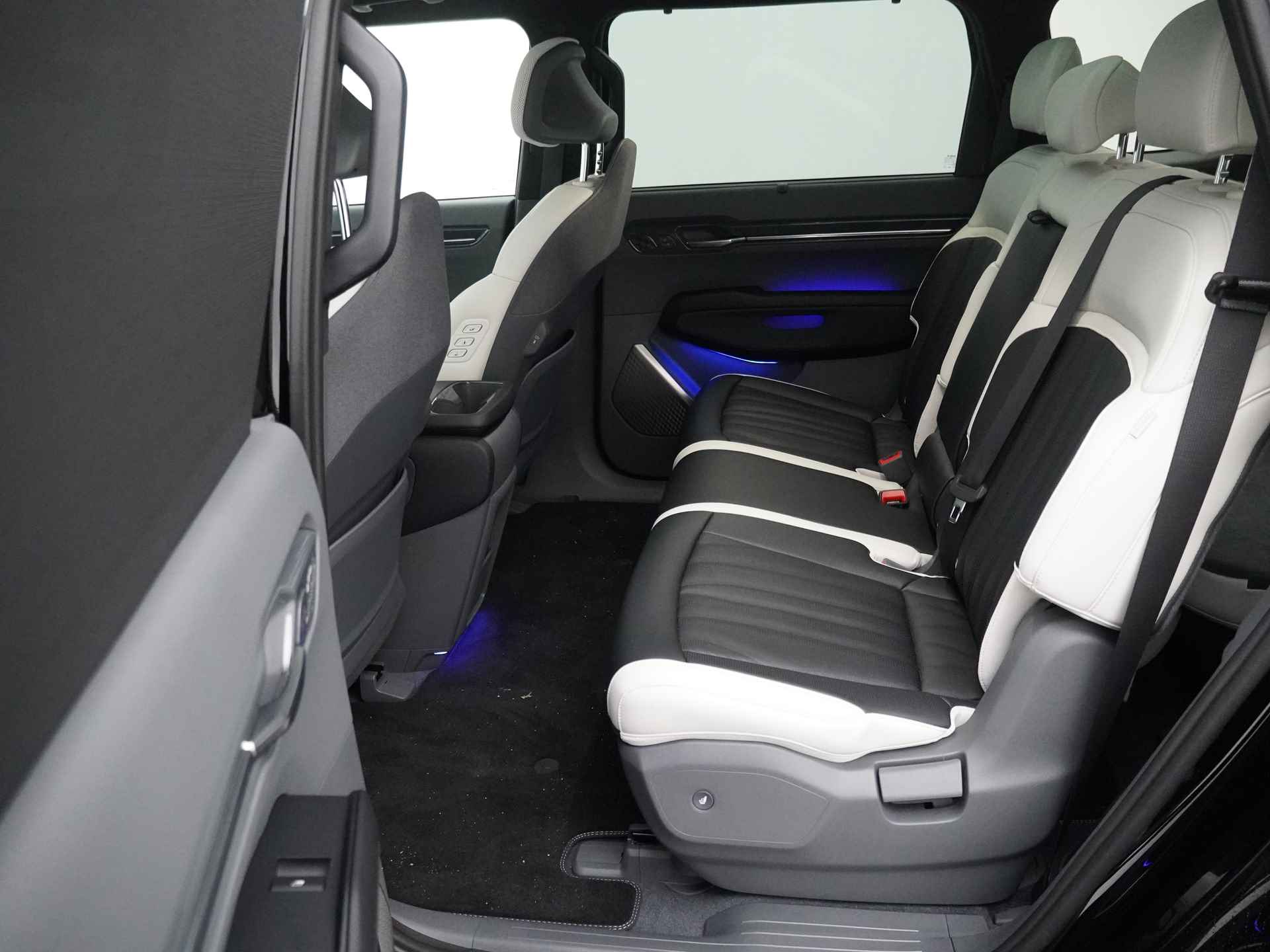 Kia EV9 Launch Edition GT-Line AWD 100 kWh - Direct leverbaar -Apple Carplay/Android Auto - Cruise control adaptief met stop&go en stuurhulp - Fabrieksgarantie 10-2030 - 36/55