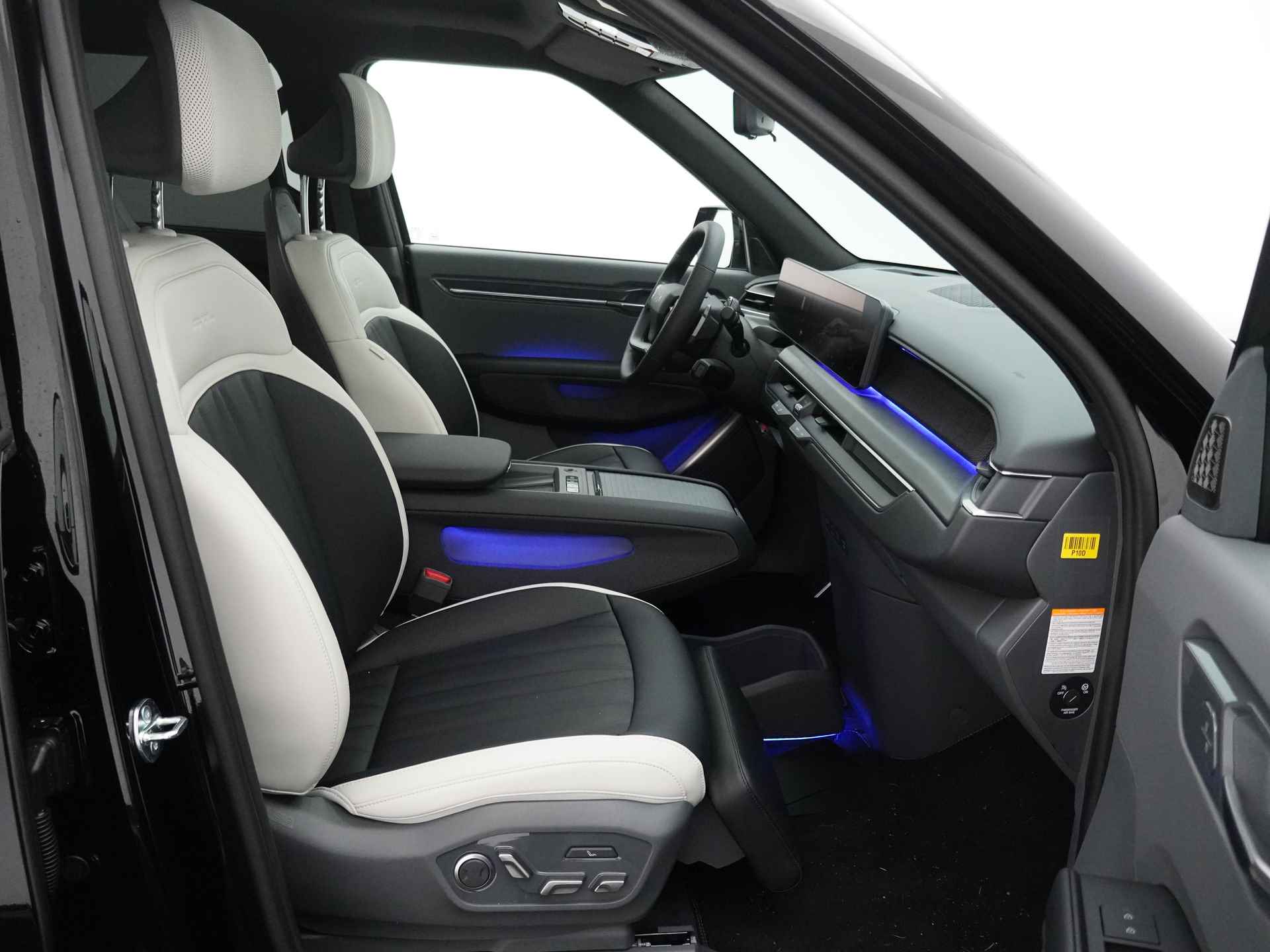 Kia EV9 Launch Edition GT-Line AWD 100 kWh - Direct leverbaar -Apple Carplay/Android Auto - Cruise control adaptief met stop&go en stuurhulp - Fabrieksgarantie 10-2030 - 44/55