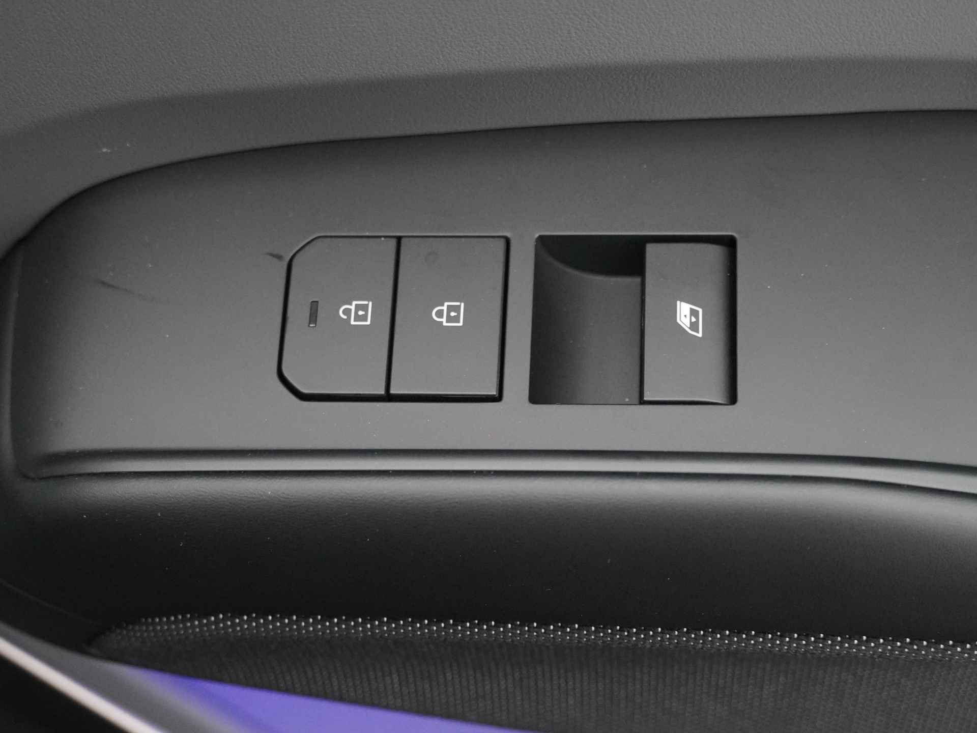 Kia EV9 Launch Edition GT-Line AWD 100 kWh - Direct leverbaar -Apple Carplay/Android Auto - Cruise control adaptief met stop&go en stuurhulp - Fabrieksgarantie 10-2030 - 46/55
