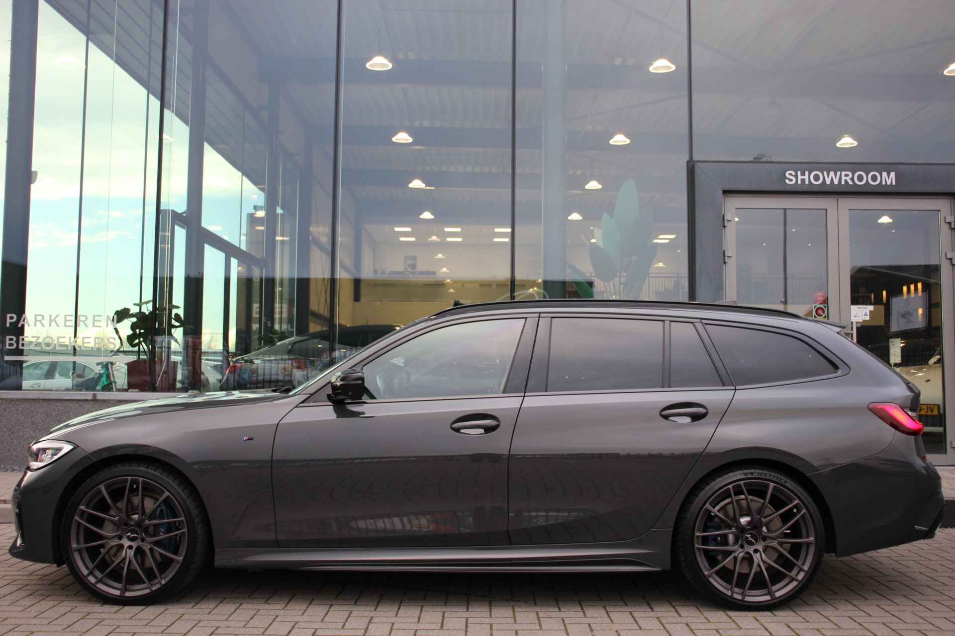 BMW 3 Serie Touring M340i xDrive M-Sport | Pano. | H/K | 374PK | HUD | 360° Camera | 20'' | NP: 100.000 - 44/48