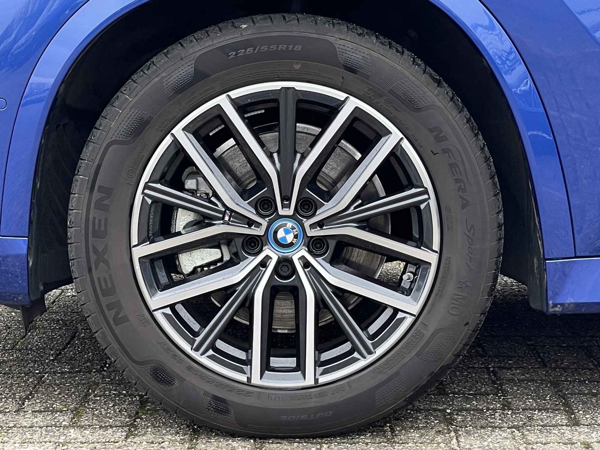 BMW iX1 xDrive30 | M-Sport | Panorama | Trekhaak - 5/27