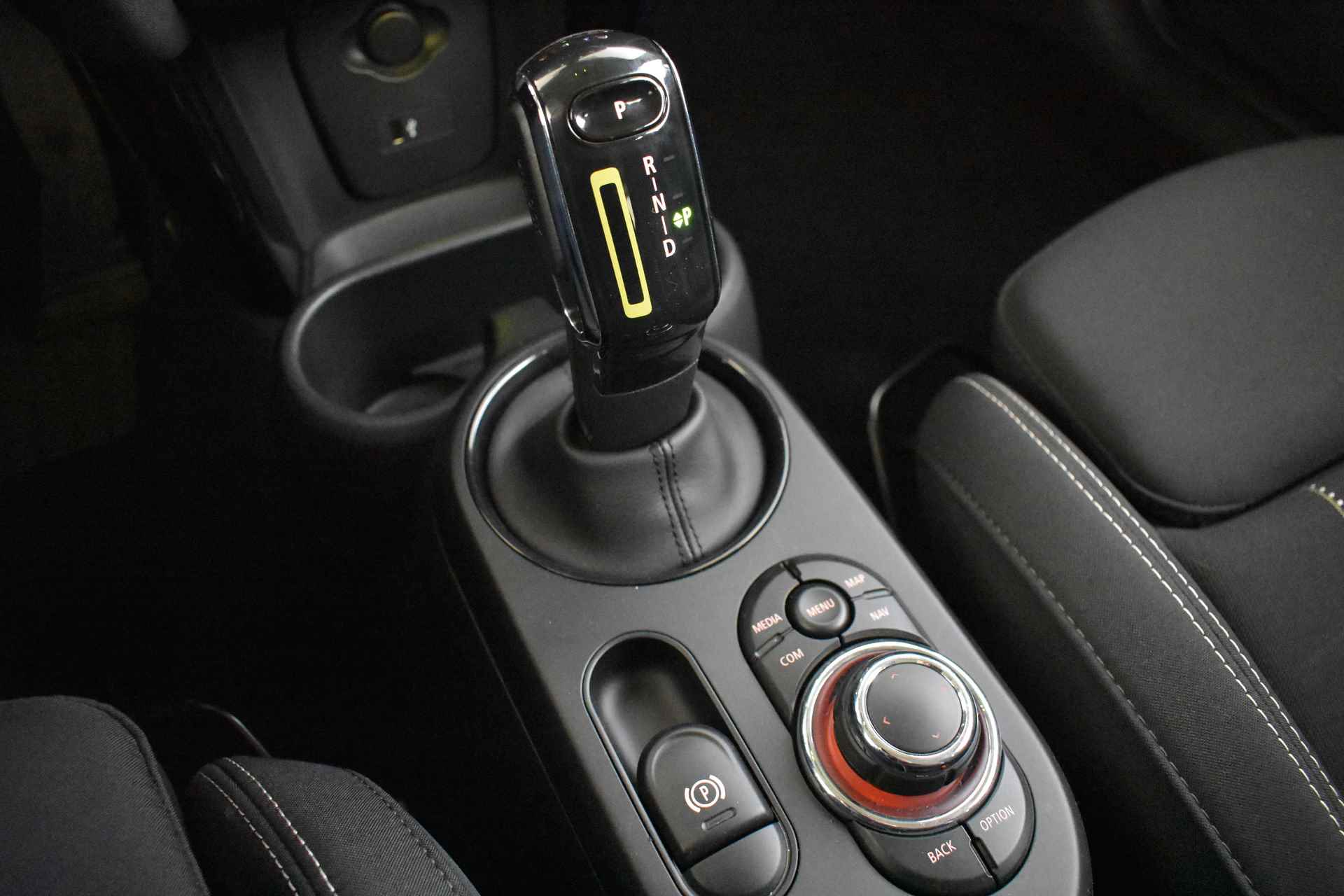 MINI Hatchback Electric / Comfort Access / PDC achter / Navigatie / Cruise Control - 40/49