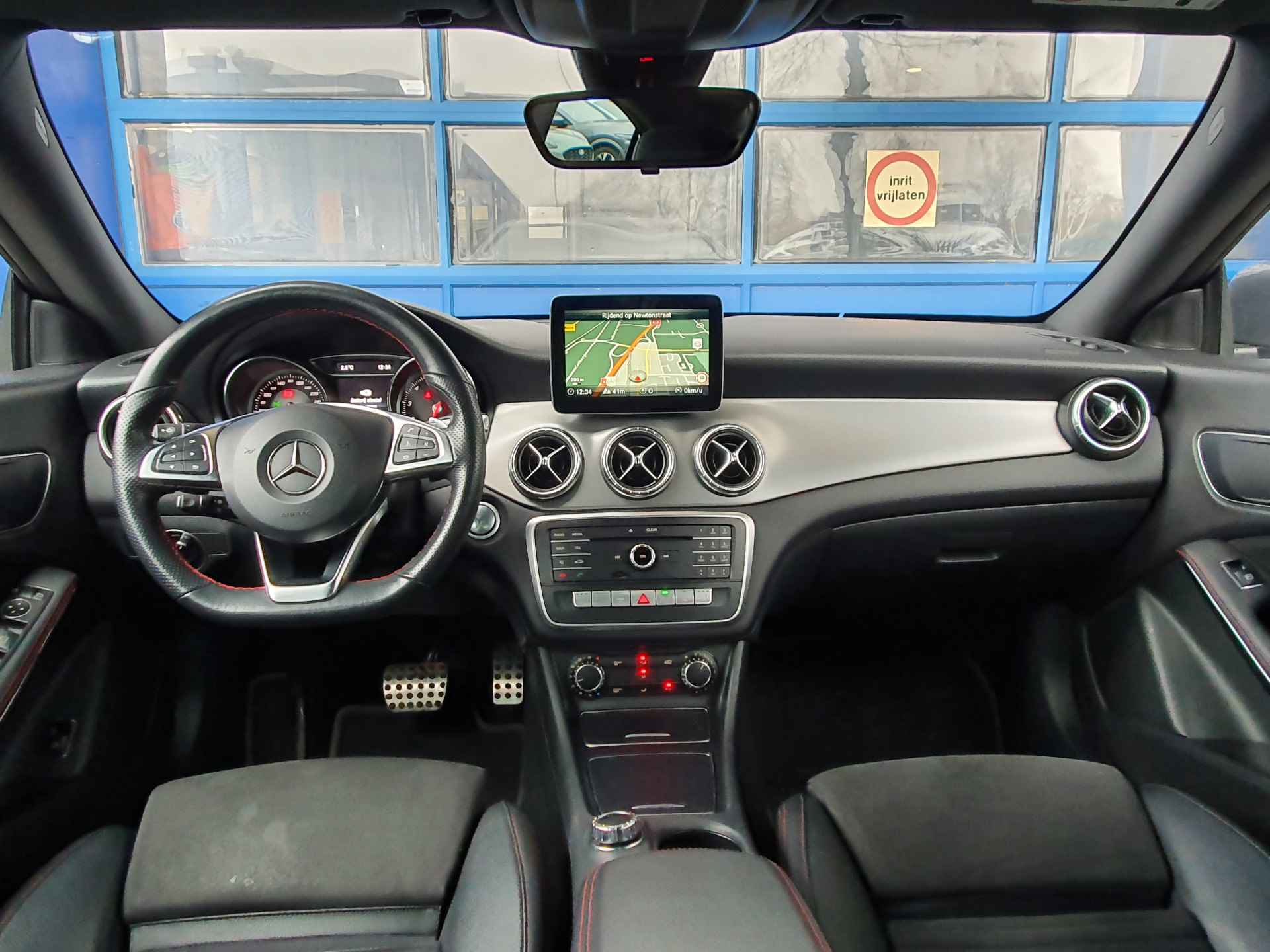 Mercedes-Benz CLA-Klasse 180 AMG | Stoelverwarming | Cruise Control | Camera | Navigatie - 3/45