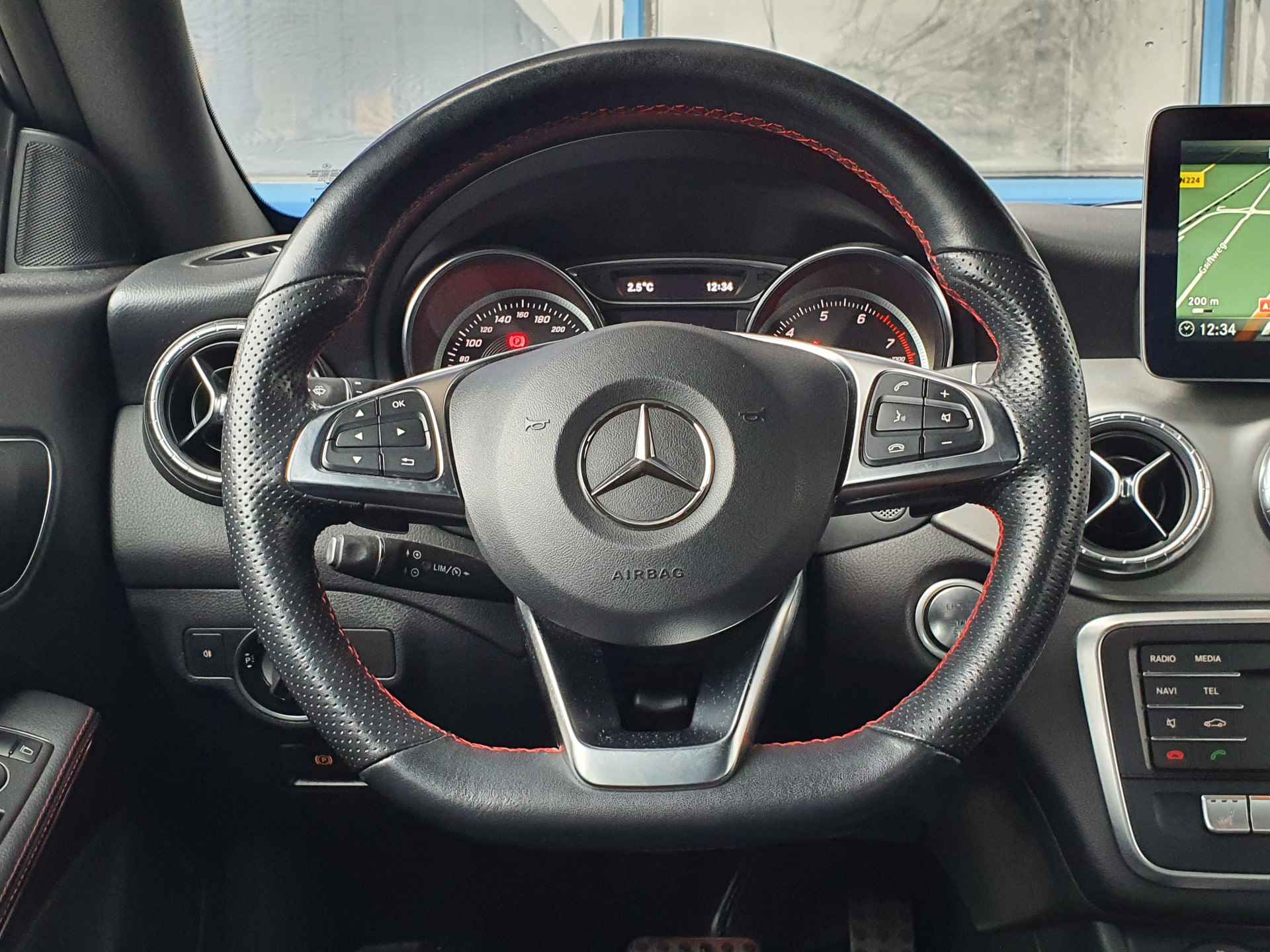 Mercedes-Benz CLA-Klasse 180 AMG | Stoelverwarming | Cruise Control | Camera | Navigatie - 15/45