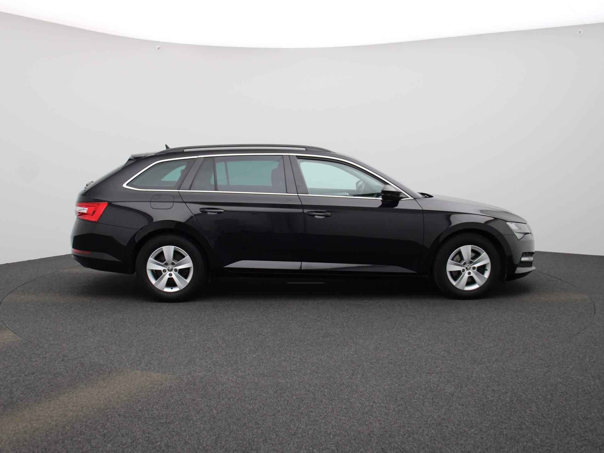 Skoda Superb Combi 2.0 TDI Ambition Business | Navigatie | Stoelverwarming | Achteruitrijcamera | Parkeersensoren | Automaat | - 7/37