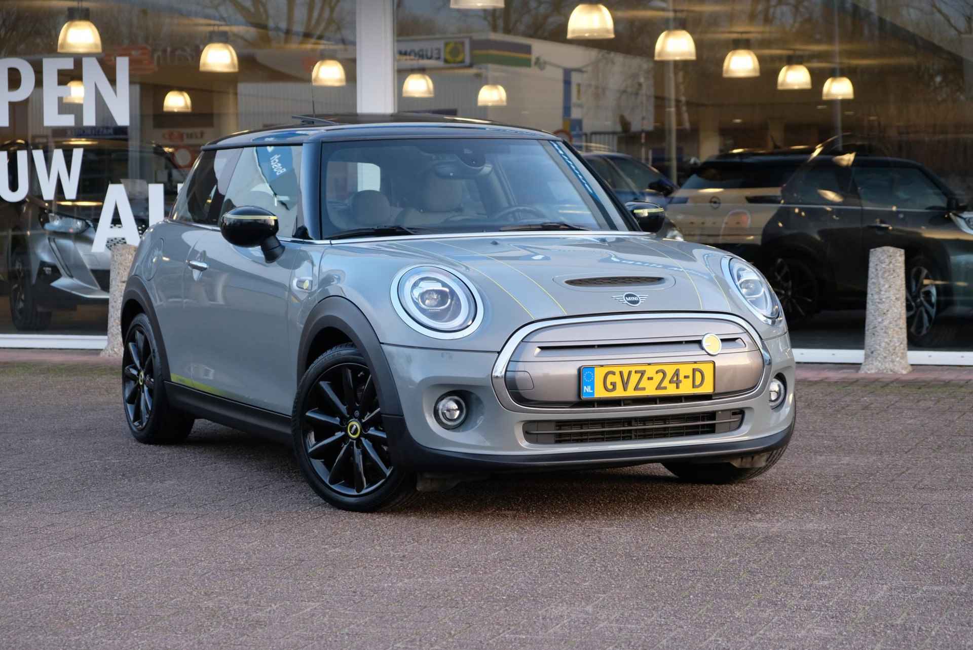 Mini Electric 184pk 32 kWh Greenwich | Navi | App Connect | Climate | Cruise | Panoramadak | Keyless | Camera - 24/26