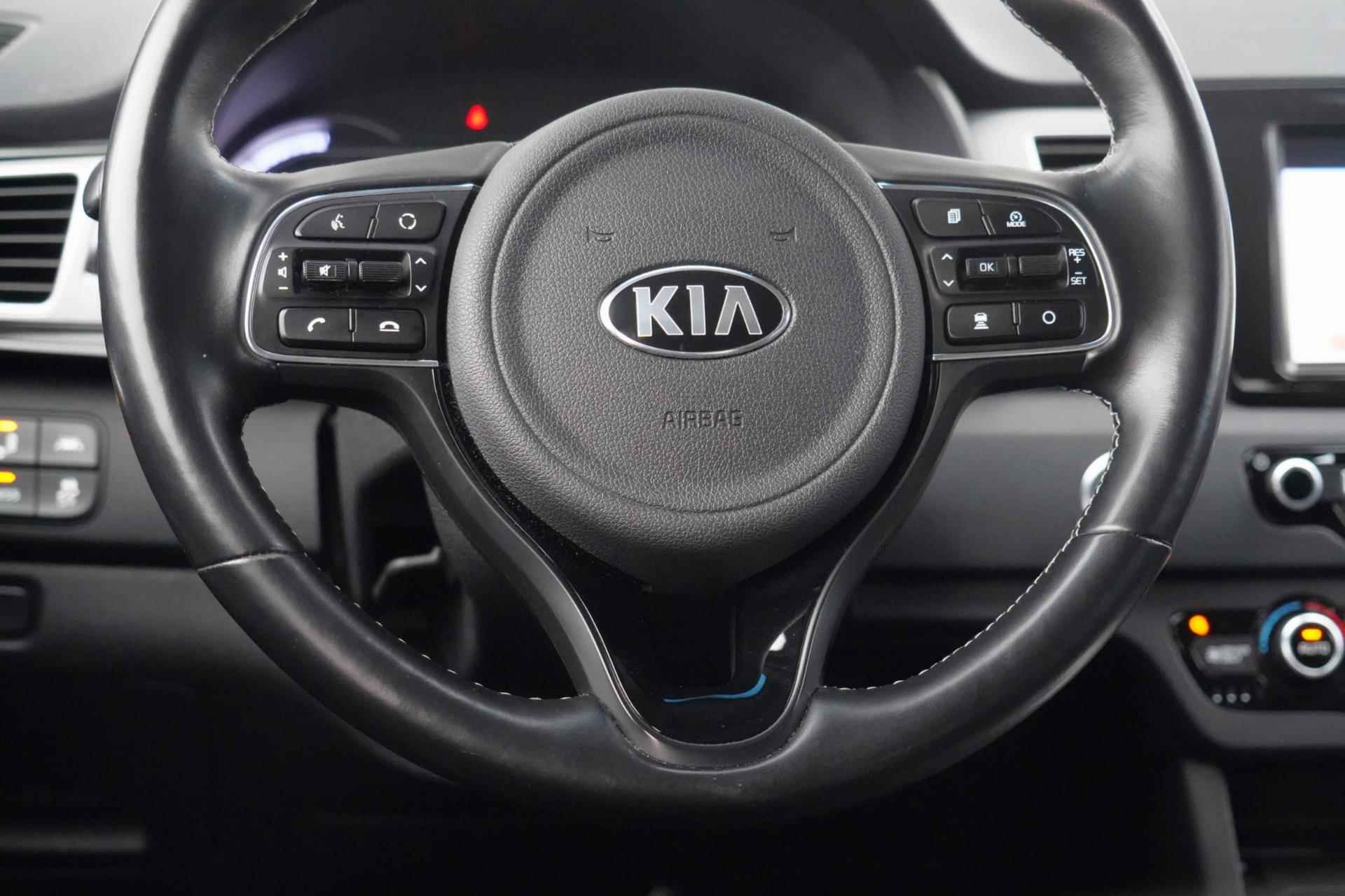 Kia E-Niro ExecutiveLine 64 kWh / Incl. BTW / Leder / Stoelverw. & Koeling / Camera / Carplay / JBL Audio - 13/38