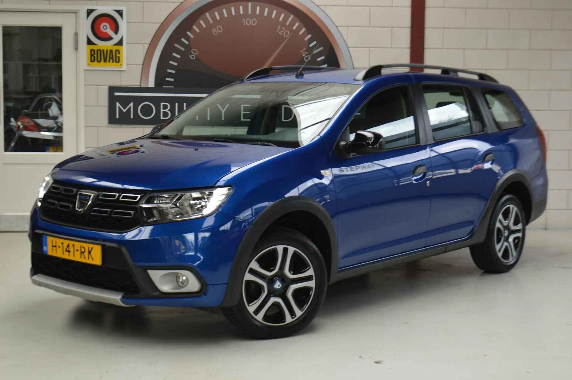 Dacia Logan MCV 1.0 TCe Bi-Fuel LPG Stepway Serie Limitee 15th Anniv. - 3/33