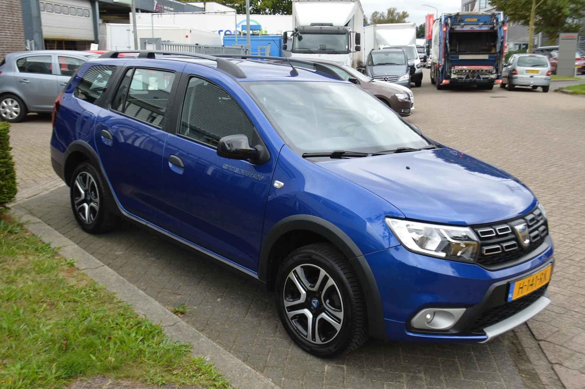 Dacia Logan MCV 1.0 TCe Bi-Fuel LPG Stepway Serie Limitee 15th Anniv. - 7/33