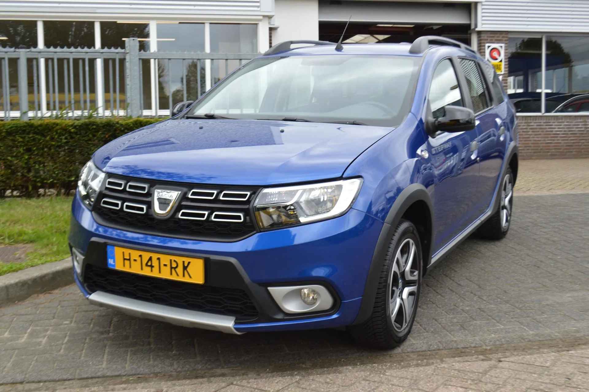 Dacia Logan MCV 1.0 TCe Bi-Fuel LPG Stepway Serie Limitee 15th Anniv. - 9/33