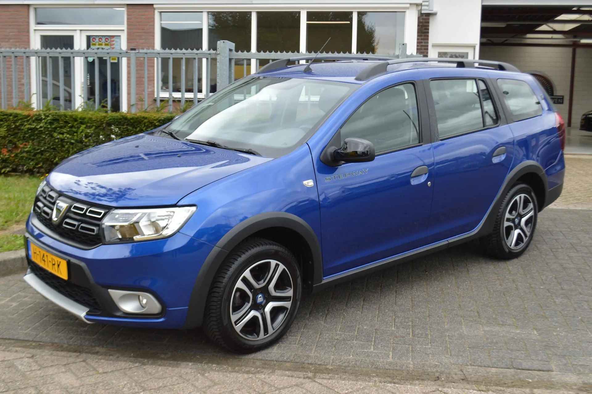 Dacia Logan MCV 1.0 TCe Bi-Fuel LPG Stepway Serie Limitee 15th Anniv. - 10/33