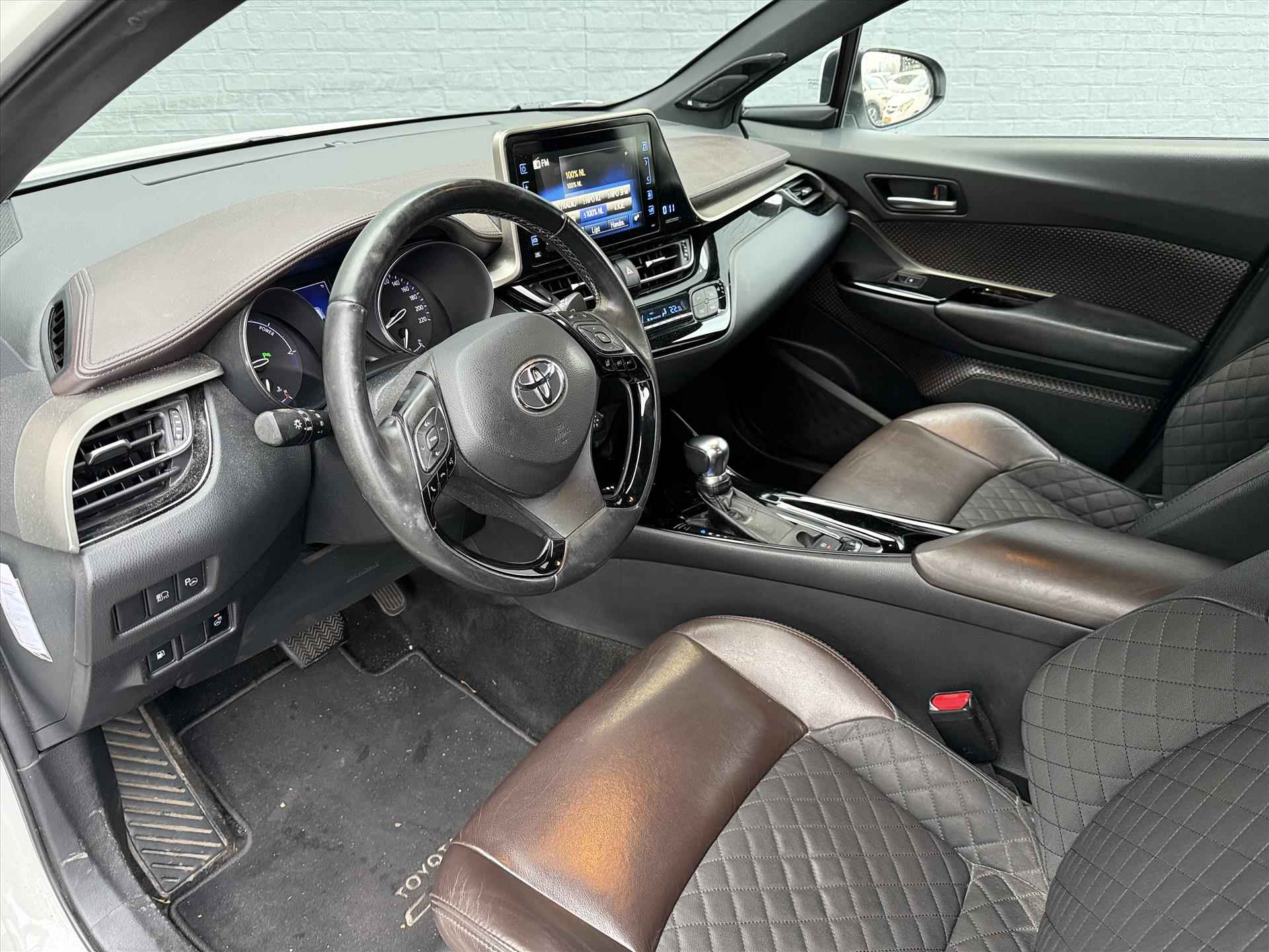 TOYOTA C-Hr 1.8 Hybrid 122pk CVT Executive | LED verlichting | Stuur & Stoelverwarming | Navigatie - 13/34