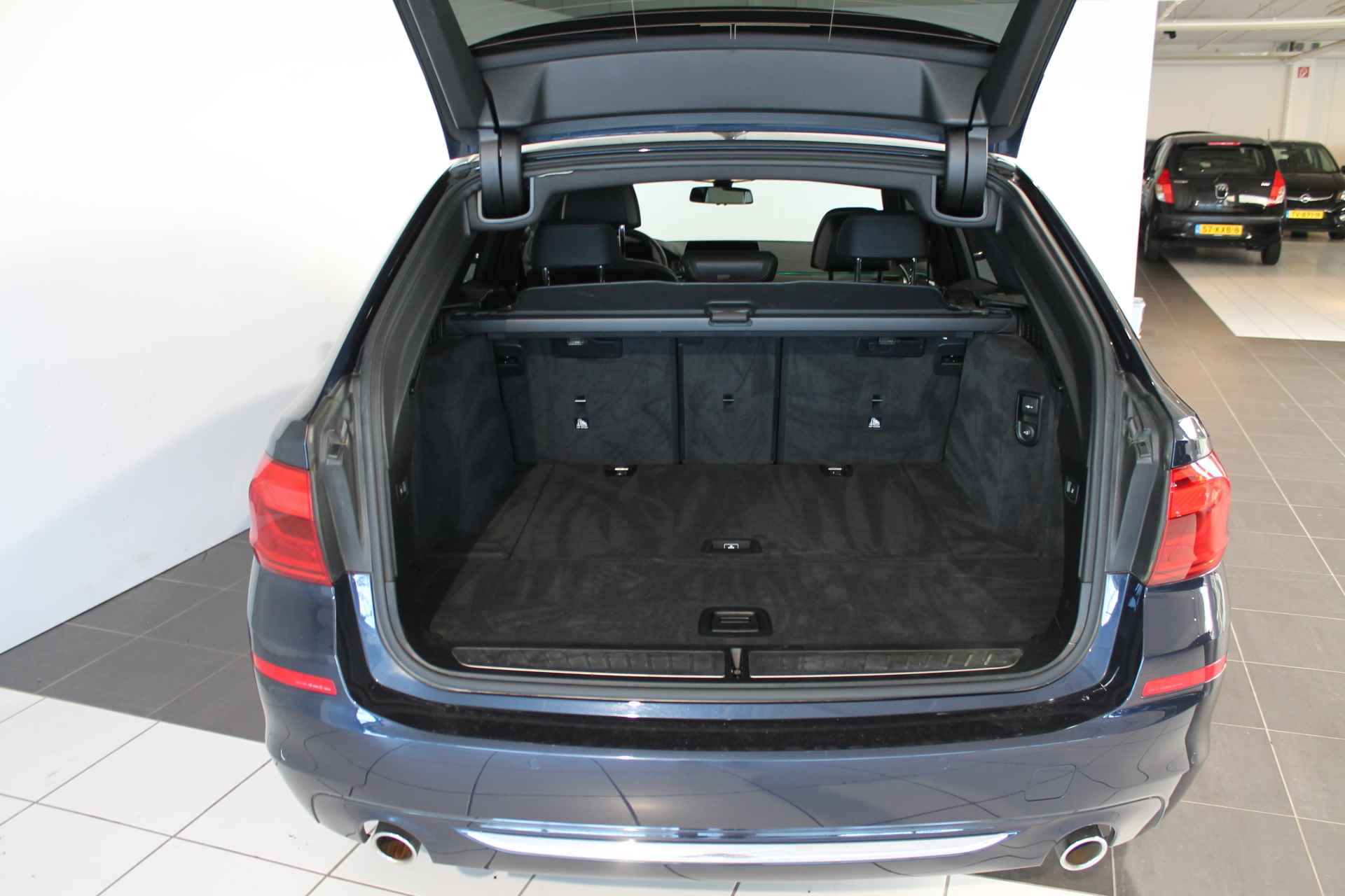 BMW 5-Serie Touring (g31) 520i 184pk Aut. High Executive Edition AUTOMAAT LED LMV CAMERA TREKHAAK SCHUIFDAK LEDER - 10/27