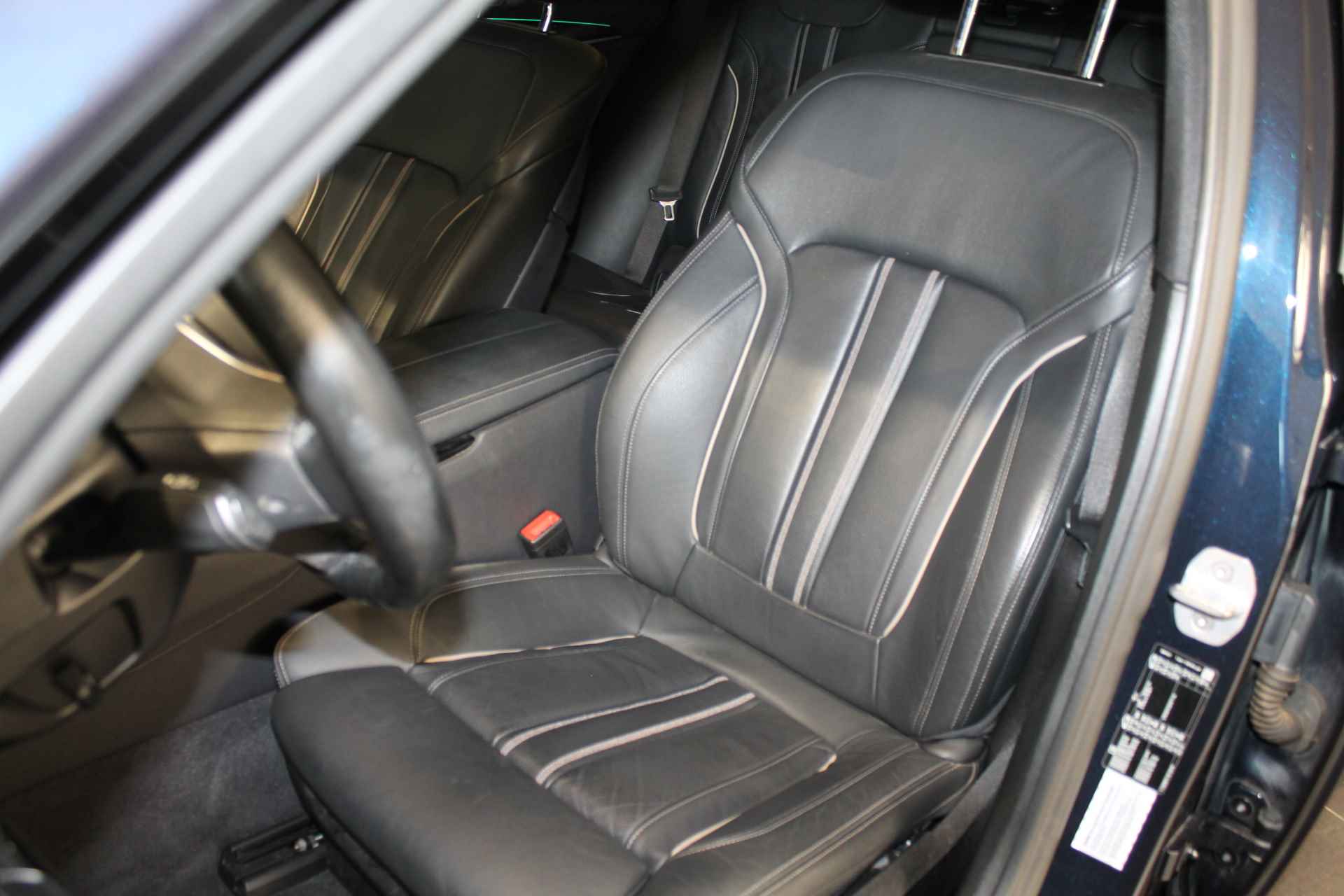 BMW 5-Serie Touring (g31) 520i 184pk Aut. High Executive Edition AUTOMAAT LED LMV CAMERA TREKHAAK SCHUIFDAK LEDER - 18/27