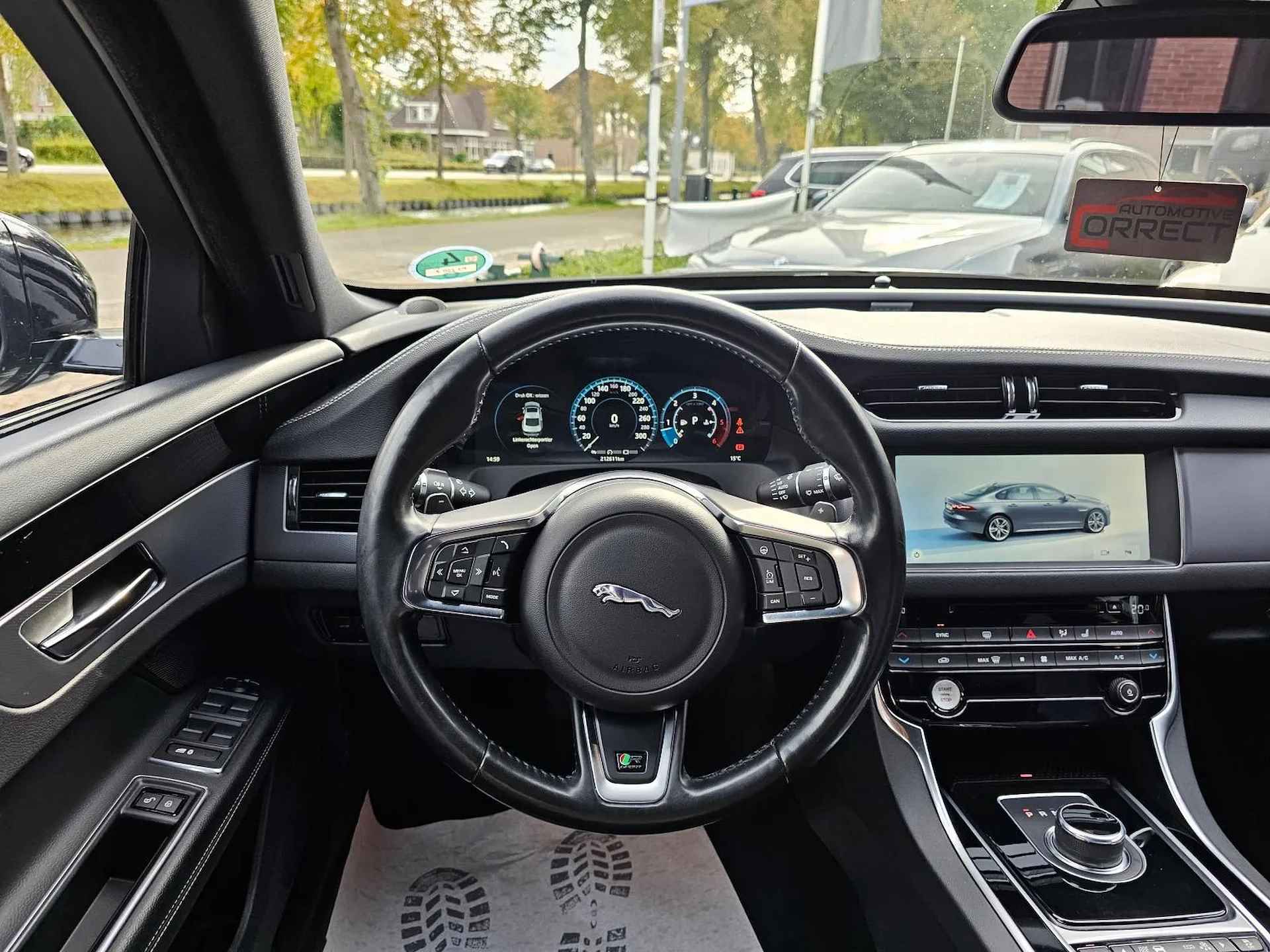 Jaguar XF R 2.0d Portfolio |LEDER|NAVI|Keyless| - 3/37