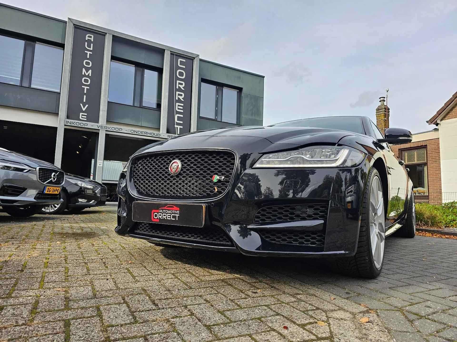 Jaguar XF R 2.0d Portfolio |LEDER|NAVI|Keyless| - 4/37