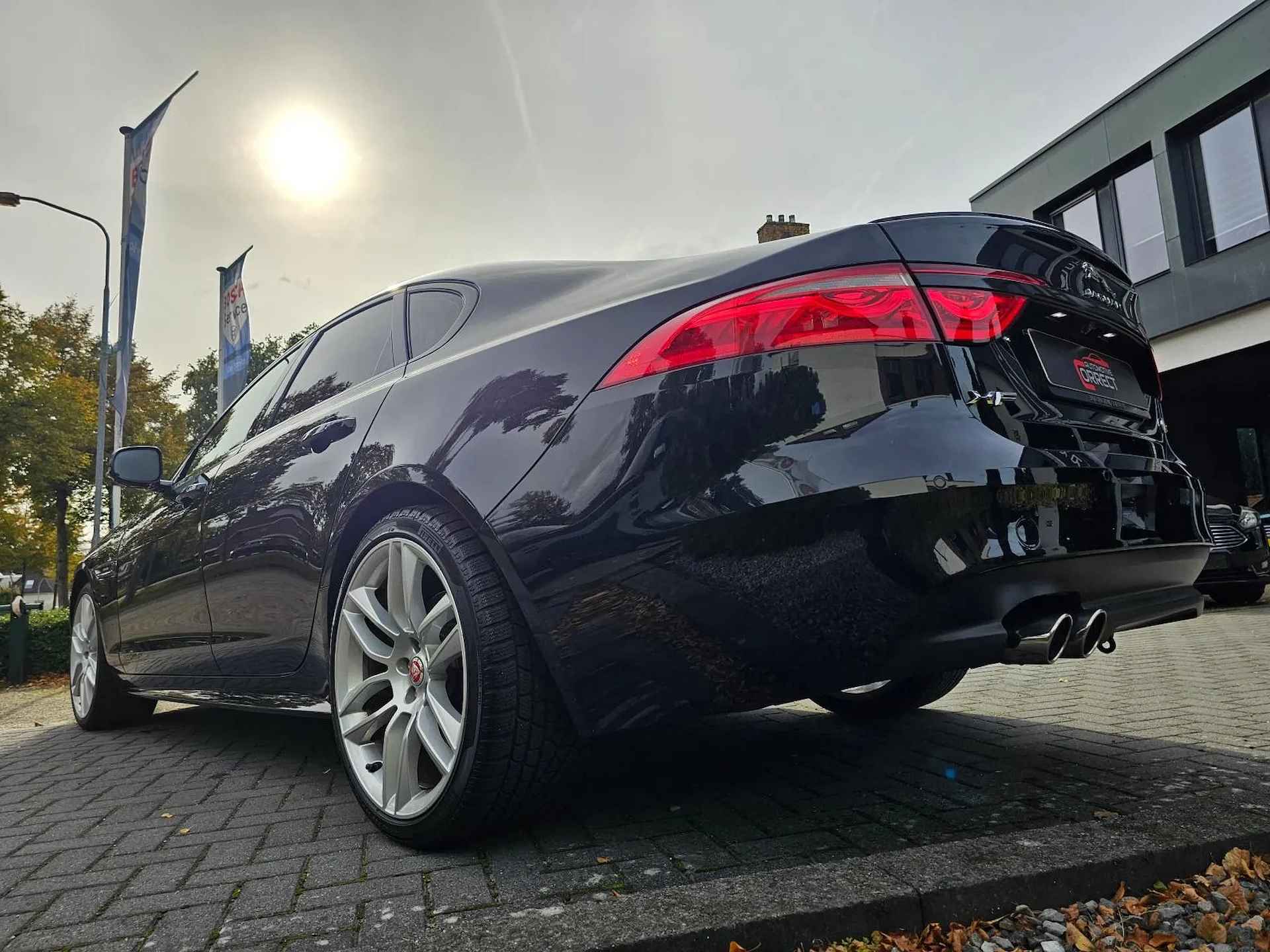 Jaguar XF R 2.0d Portfolio |LEDER|NAVI|Keyless| - 9/37