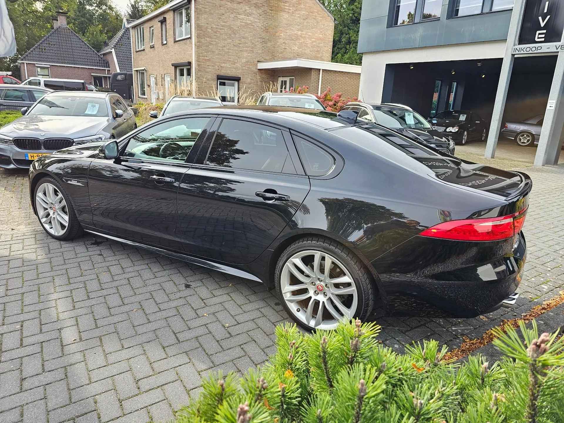 Jaguar XF R 2.0d Portfolio |LEDER|NAVI|Keyless| - 10/37