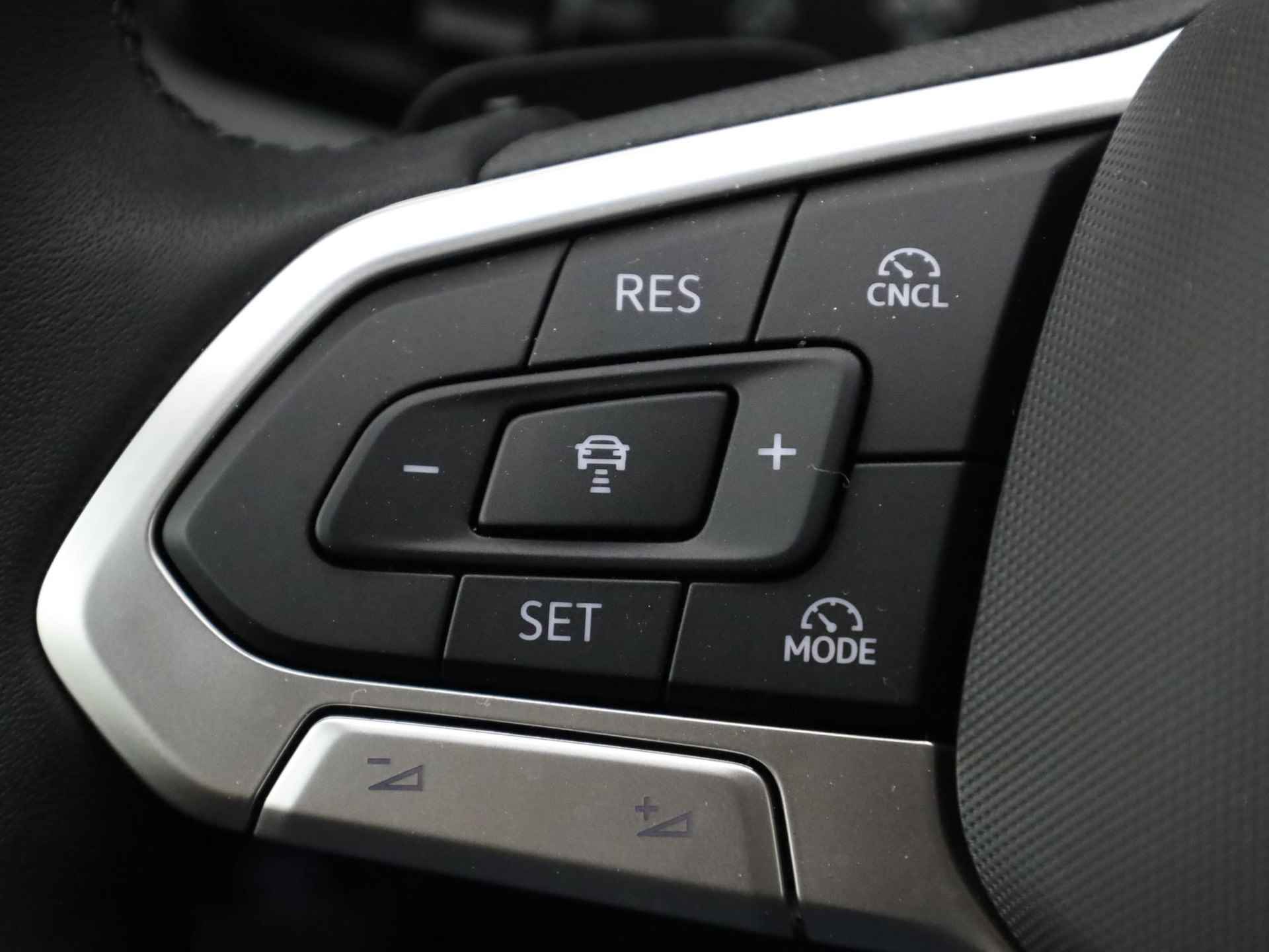 Volkswagen Tiguan 1.5 eTSI/150PK Life Edition · Velgen 20" · Cruise Control adaptief · Keyless Start - Aflevering vanaf 31-08-2024 - 7/40