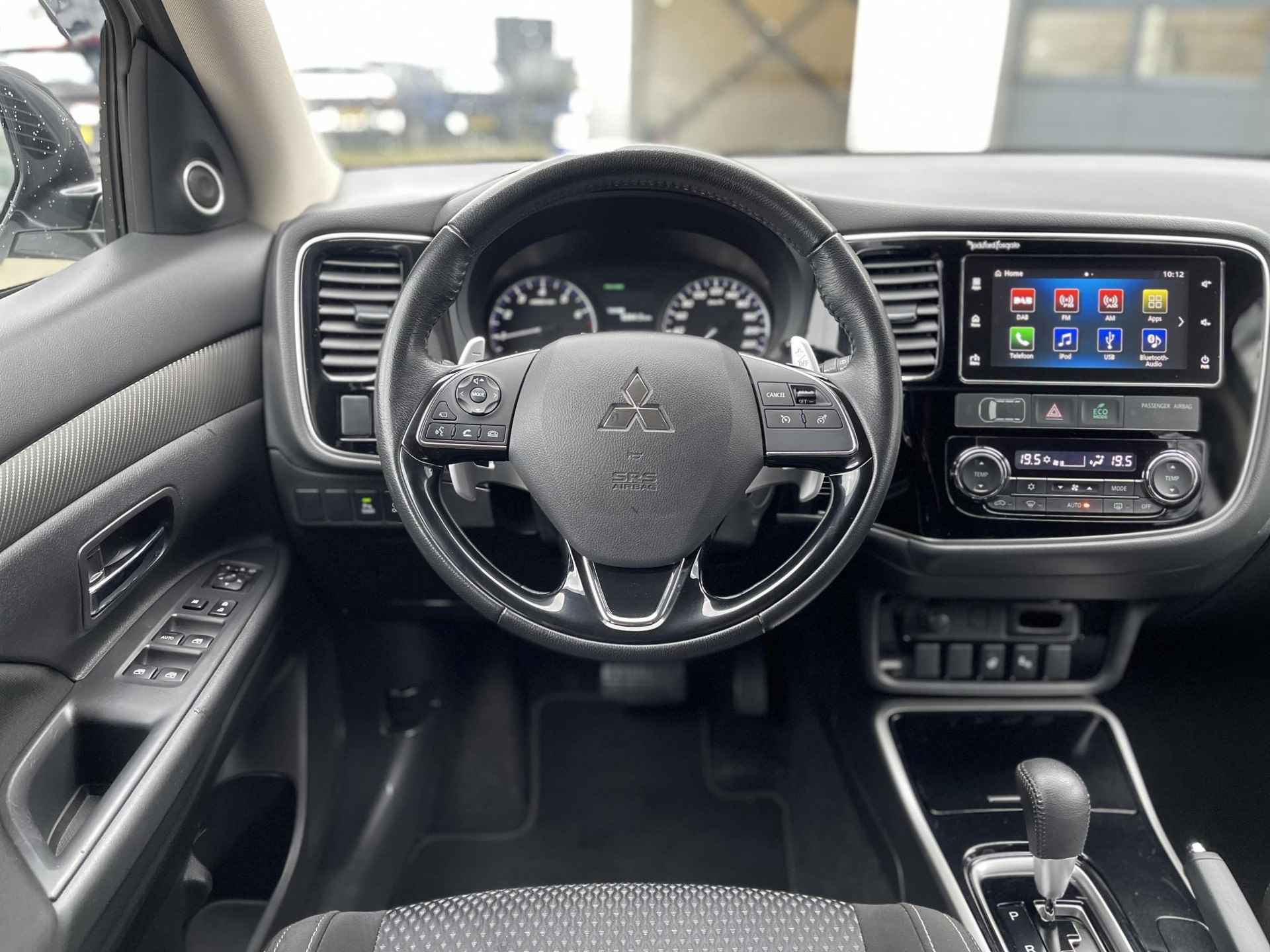 Mitsubishi Outlander 2.0 Connect Pro | Trekhaak | 360° Camera | Stuur- + Stoelverwarming | Apple Carplay/Android Auto | LED Koplampen | Rijklaarprijs! - 14/31