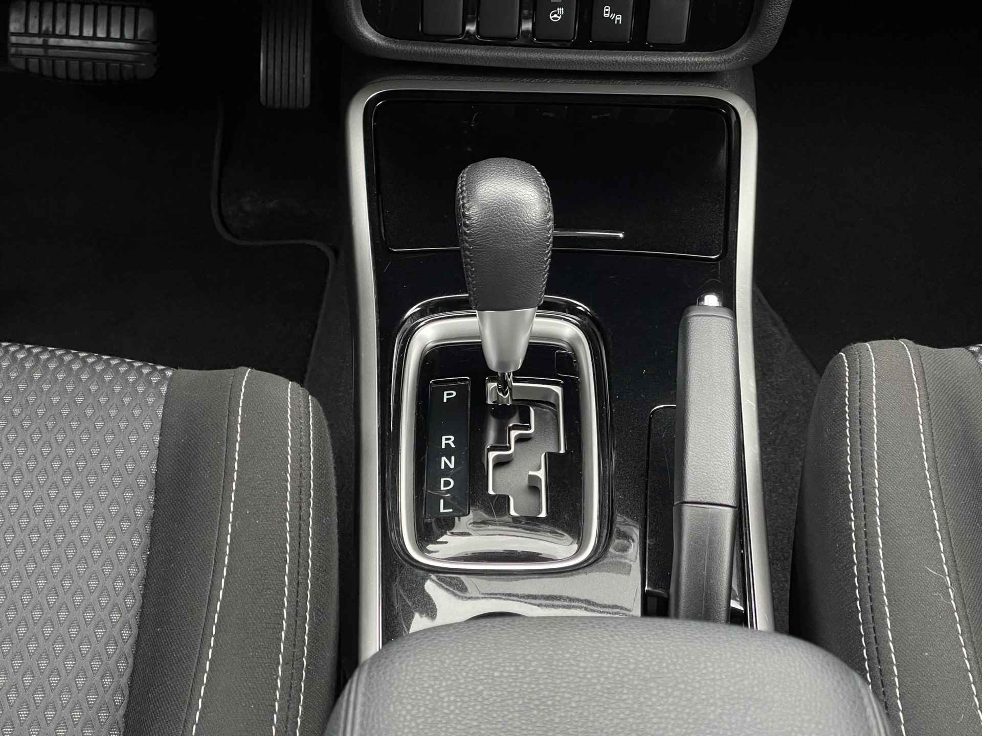 Mitsubishi Outlander 2.0 Connect Pro | Trekhaak | 360° Camera | Stuur- + Stoelverwarming | Apple Carplay/Android Auto | LED Koplampen | Rijklaarprijs! - 19/31