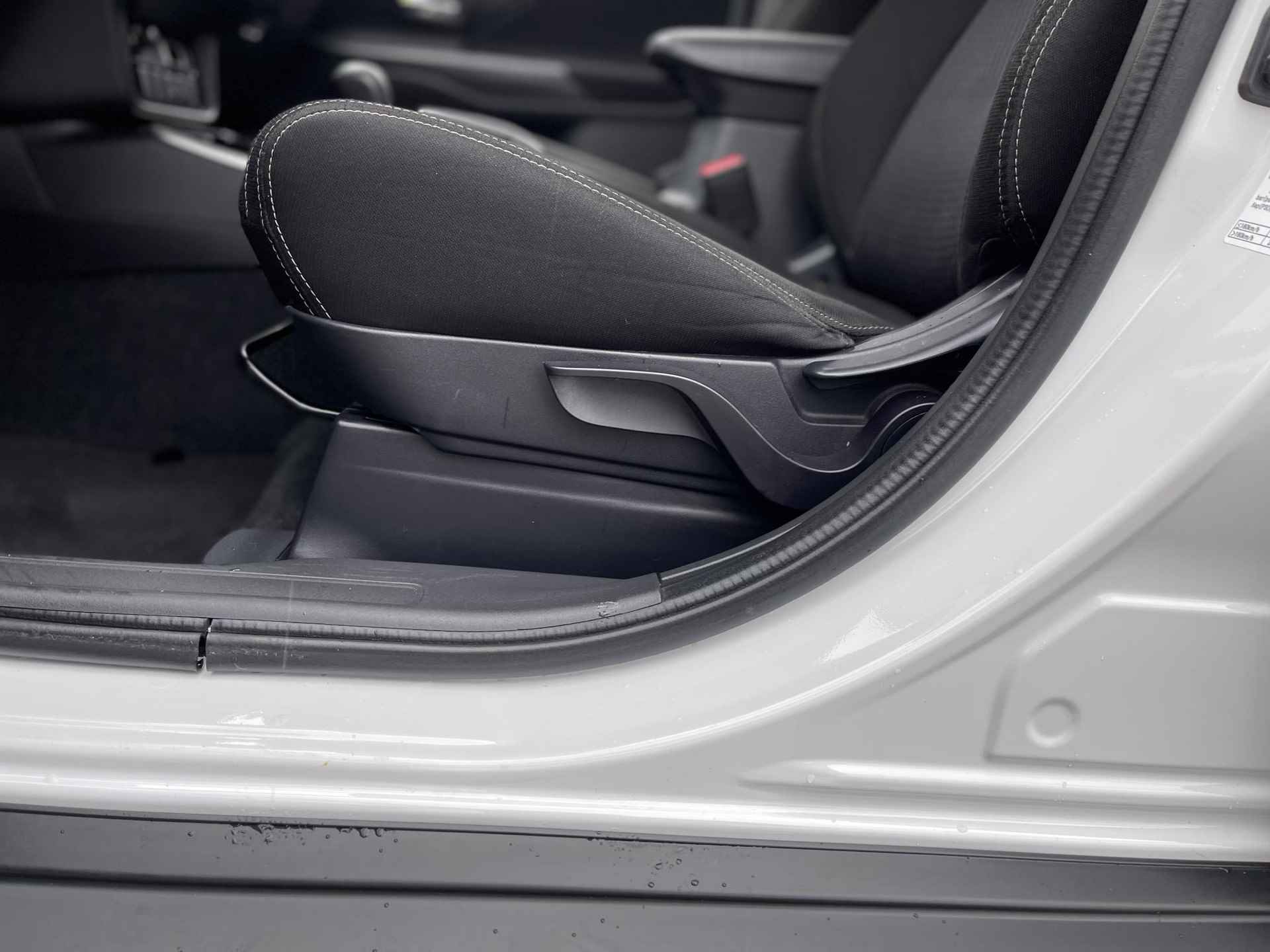 Mitsubishi Outlander 2.0 Connect Pro | Trekhaak | 360° Camera | Stuur- + Stoelverwarming | Apple Carplay/Android Auto | LED Koplampen | Rijklaarprijs! - 27/31