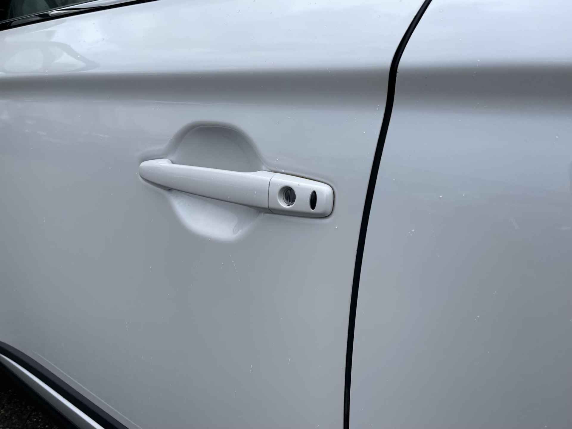 Mitsubishi Outlander 2.0 Connect Pro | Trekhaak | 360° Camera | Stuur- + Stoelverwarming | Apple Carplay/Android Auto | LED Koplampen | Rijklaarprijs! - 29/31