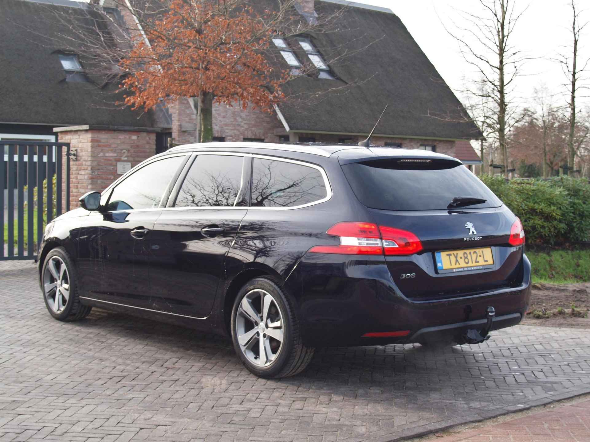 Peugeot 308 SW 1.5 BlueHDi Blue Lease Premium 130PK |Leer | Panoramadak | Camera | 17 Inch | Navi | NL-Auto | - 8/35