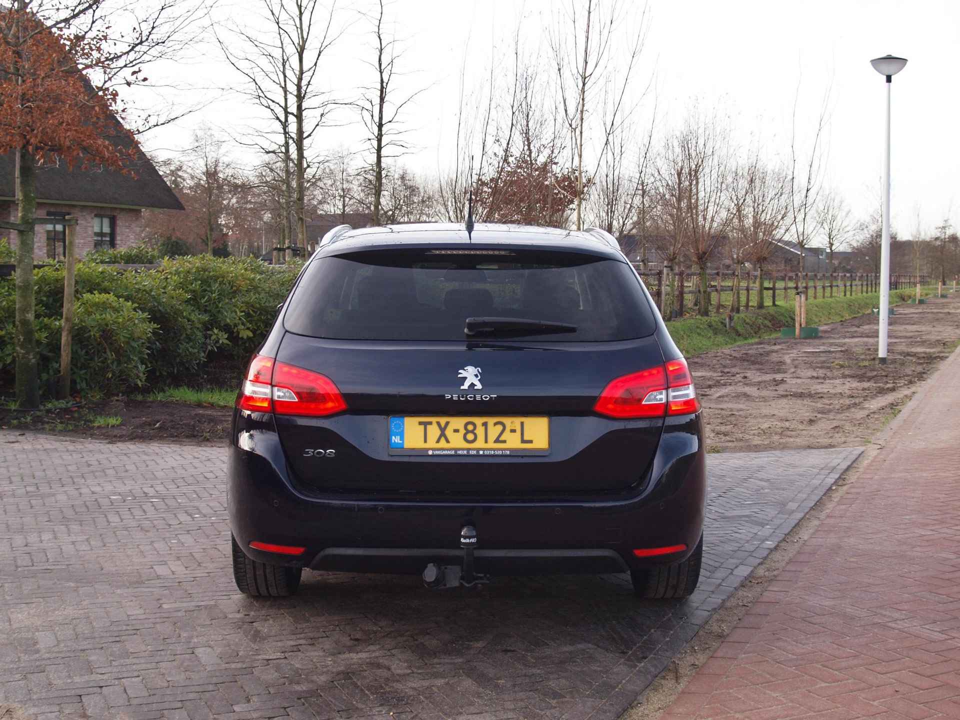 Peugeot 308 SW 1.5 BlueHDi Blue Lease Premium 130PK |Leer | Panoramadak | Camera | 17 Inch | Navi | NL-Auto | - 9/35