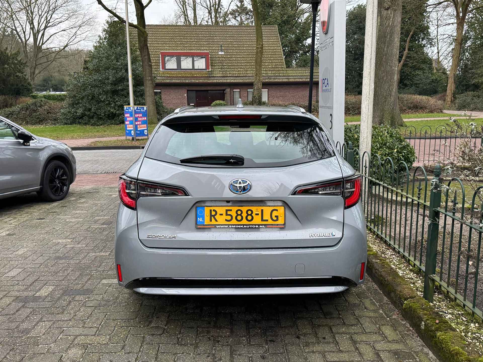 Toyota Corolla Touring Sports 1.8 Hybrid Bus. Edition Automaat Airco/Navi/Camera/Lichtmetalen velgen - 40/41