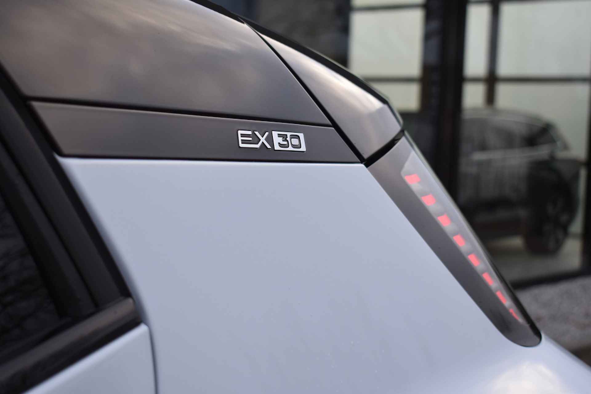 Volvo EX30 Twin Performance Ultra 69 kWh - 428PK | Mist | 20-Inch - 10/40