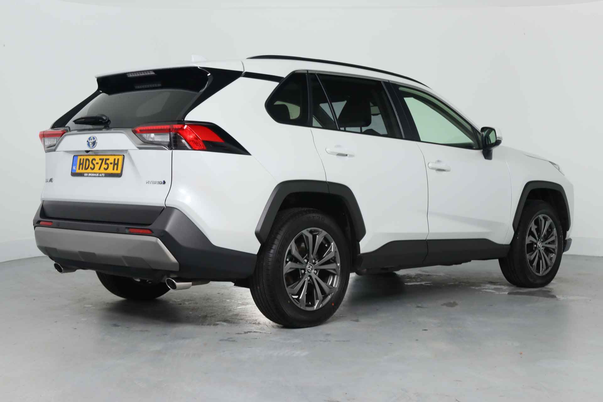 Toyota RAV4 2.5 Hybrid Style | LED | Leder | Navi | Stoel/Stuur Verwarming | Keyless | Cruise Adaptive | Camera | Elek. Achterklep | Elek. S - 2/34