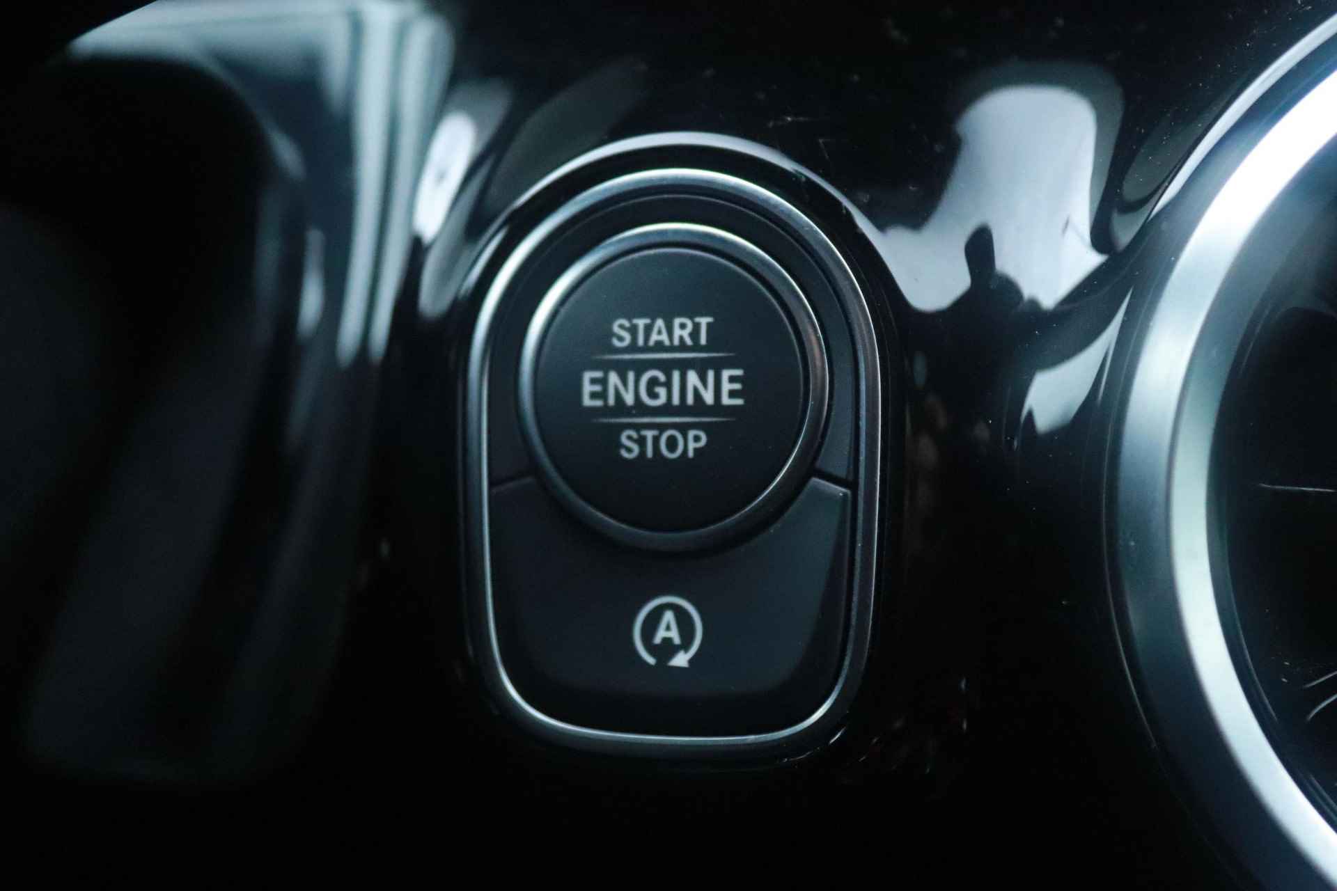 Mercedes-Benz B-klasse 180 Business Solution AMG | Automaat | Stoelv. | Dealer Ondh. | Led | A. Camera | Wegkl.Trekhaak | Digi Dash | Lage KM-Stand! - 37/47