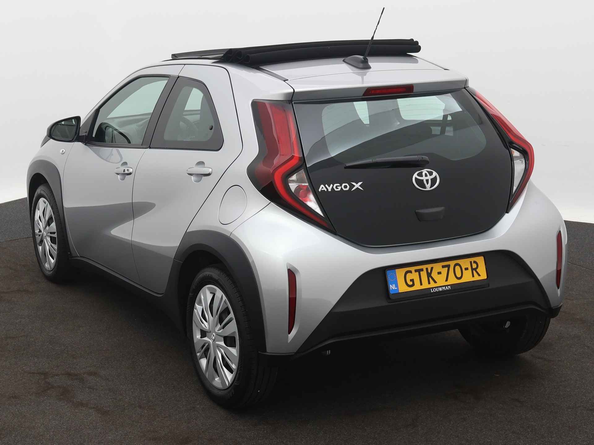 Toyota Aygo X 1.0 VVT-i S-CVT Play Limited | Cabrio-/Schuifdak | Climate Control | Apple Carplay/Android Auto | Camera | Adaptive Cruise Control | - 16/42