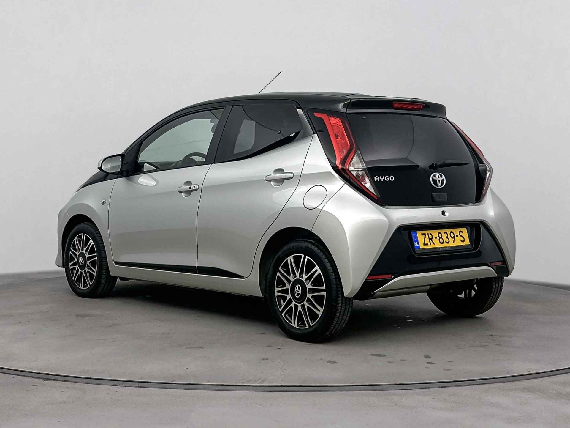 Toyota Aygo 1.0 VVT-i x-clusiv | Safety Sense | Climate Control | LM velgen | Camera | Apple Carplay/Android Auto | * - 15/39