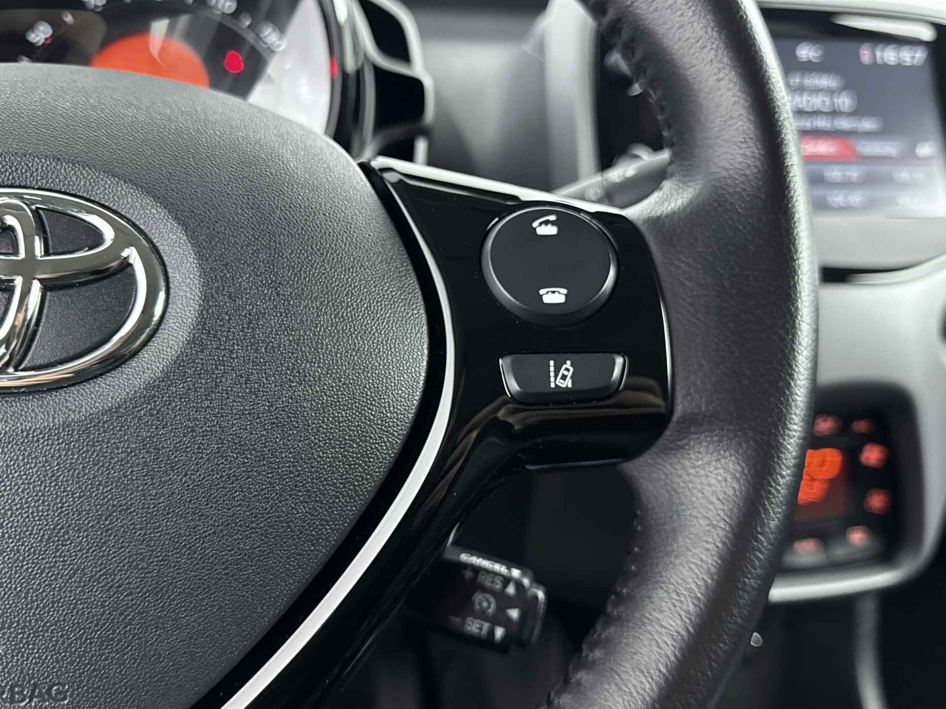 Toyota Aygo 1.0 VVT-i x-clusiv | Safety Sense | Climate Control | LM velgen | Camera | Apple Carplay/Android Auto | * - 21/39