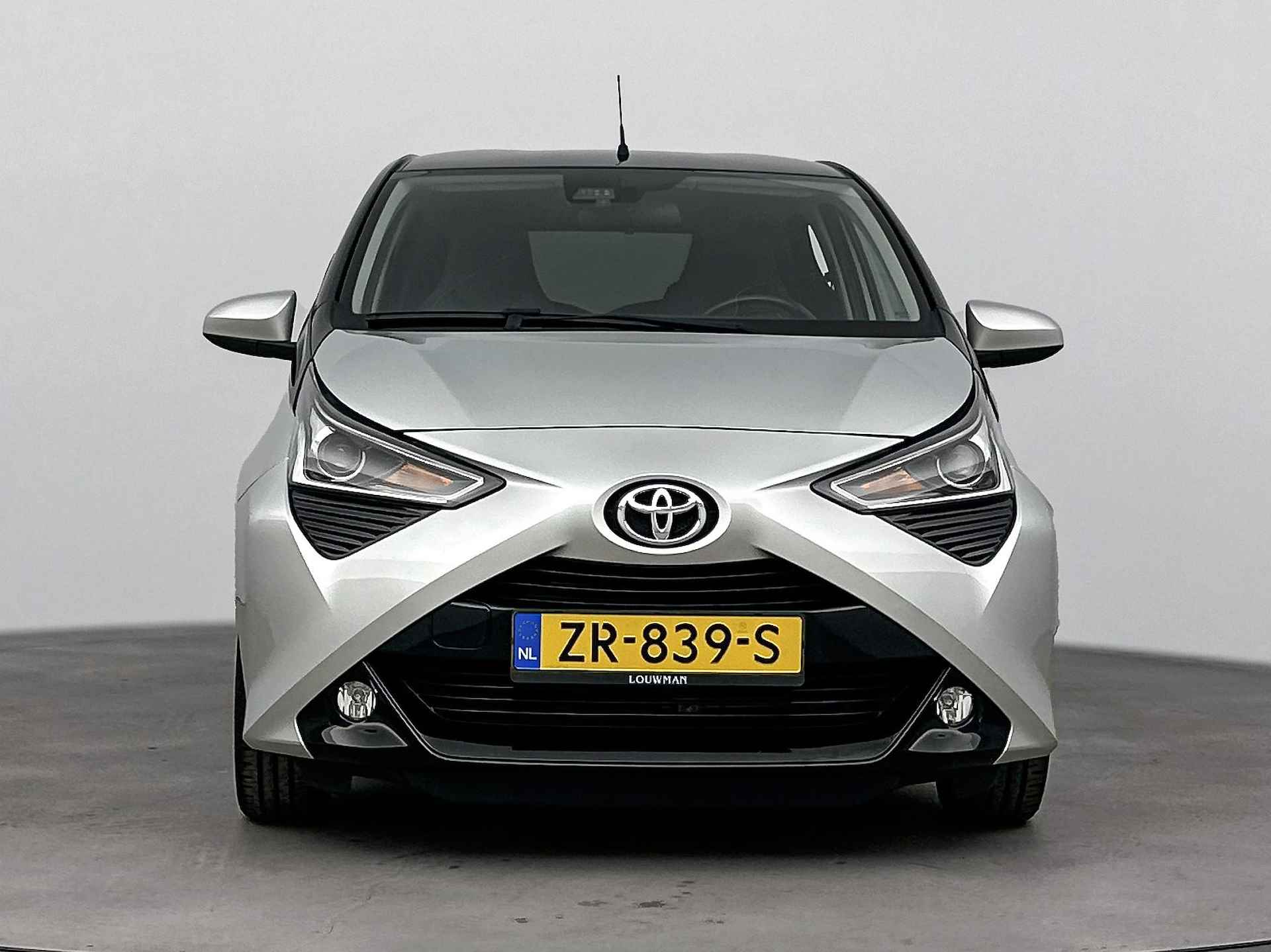 Toyota Aygo 1.0 VVT-i x-clusiv | Safety Sense | Climate Control | LM velgen | Camera | Apple Carplay/Android Auto | * - 26/39