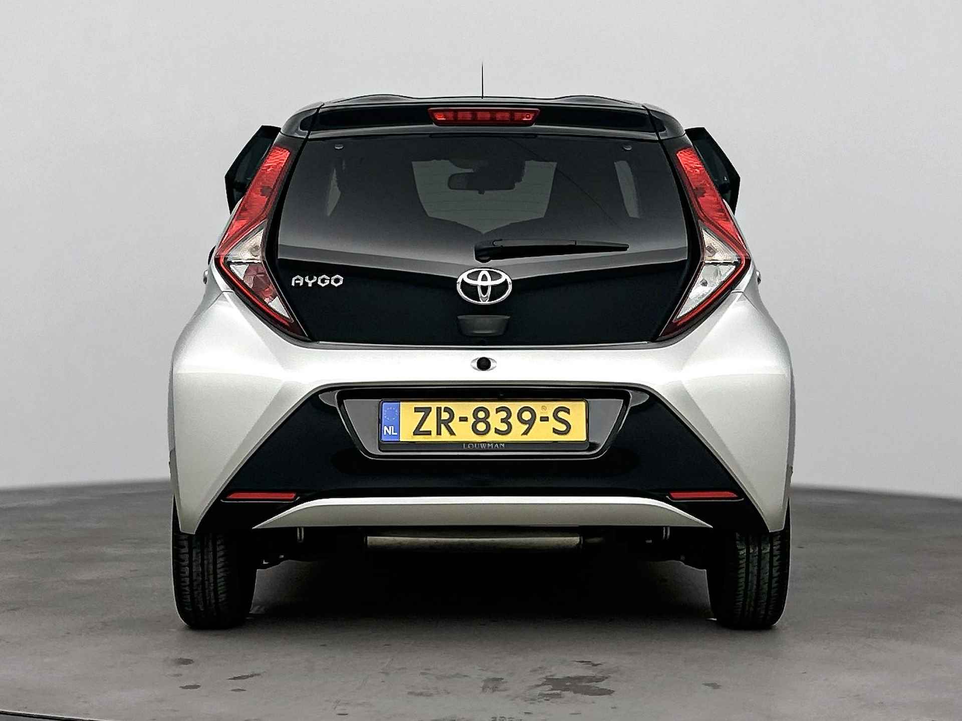 Toyota Aygo 1.0 VVT-i x-clusiv | Safety Sense | Climate Control | LM velgen | Camera | Apple Carplay/Android Auto | * - 28/39