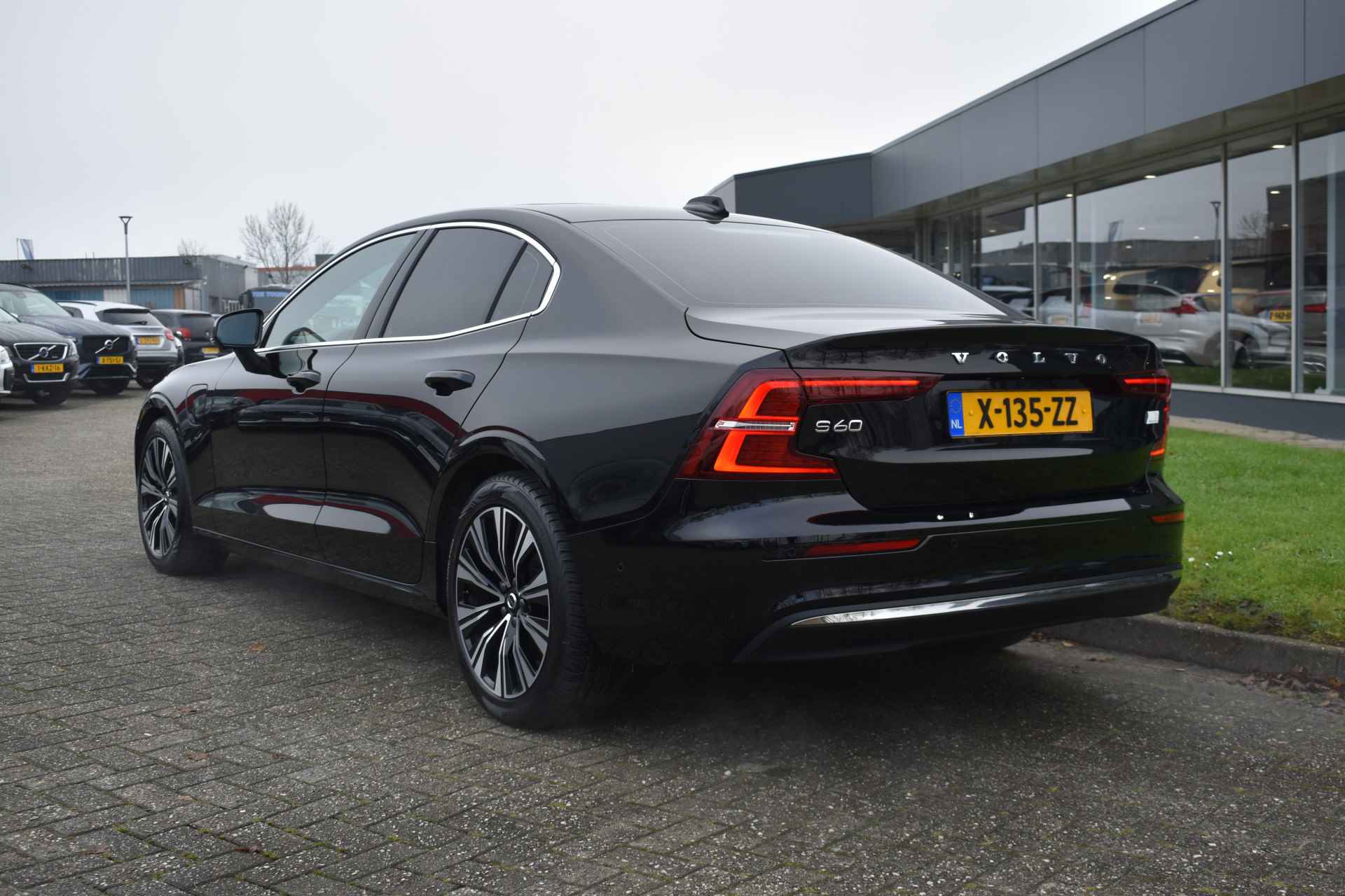 Volvo S60 Recharge T6 350PK Automaat AWD Ultimate Bright | Stoelmassage/ventilatie | B&W Audio | 360° Camera | Trekhaak | - 14/44