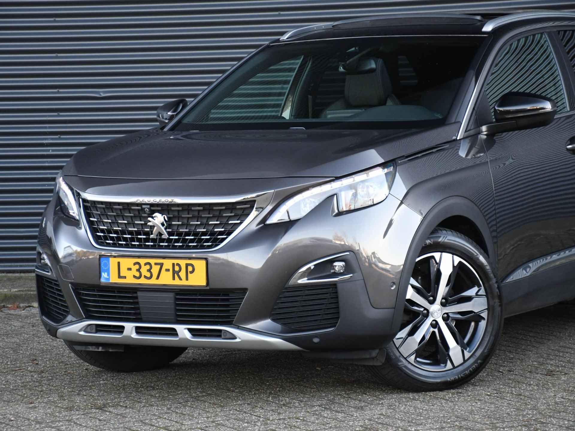 Peugeot 3008 Crossway 1.2 PureTech 130pk PANO-DAK | CRUISE | CAMERA VOOR + ACHTER | 18''LM | ELEK. ACHTERKLEP | APPLE CARPLAY | KEYLESS ENTRY - 2/35