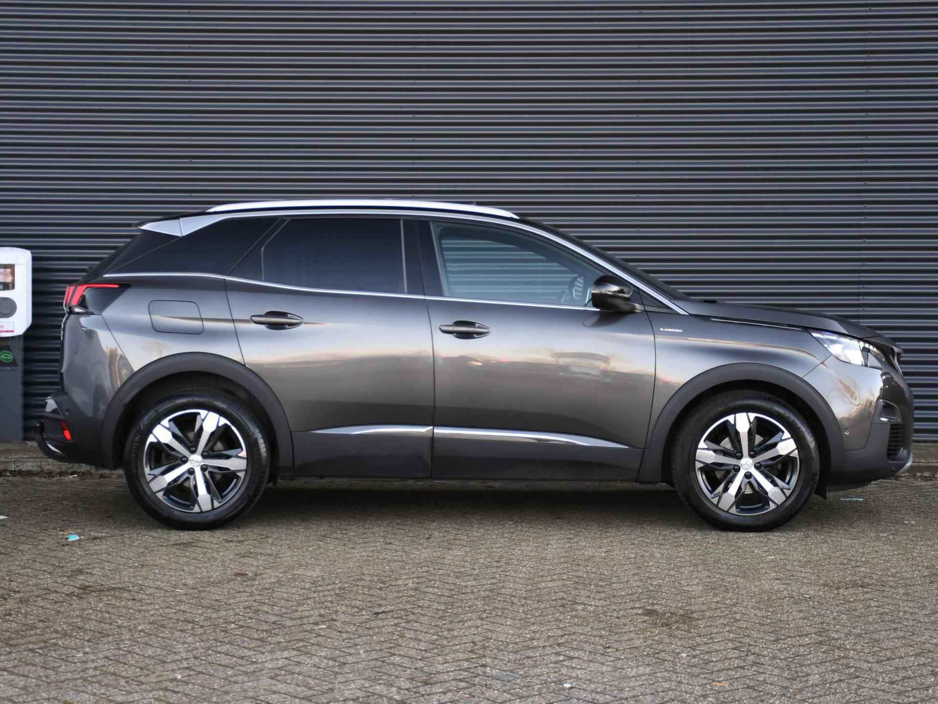 Peugeot 3008 Crossway 1.2 PureTech 130pk PANO-DAK | CRUISE | CAMERA VOOR + ACHTER | 18''LM | ELEK. ACHTERKLEP | APPLE CARPLAY | KEYLESS ENTRY - 3/35